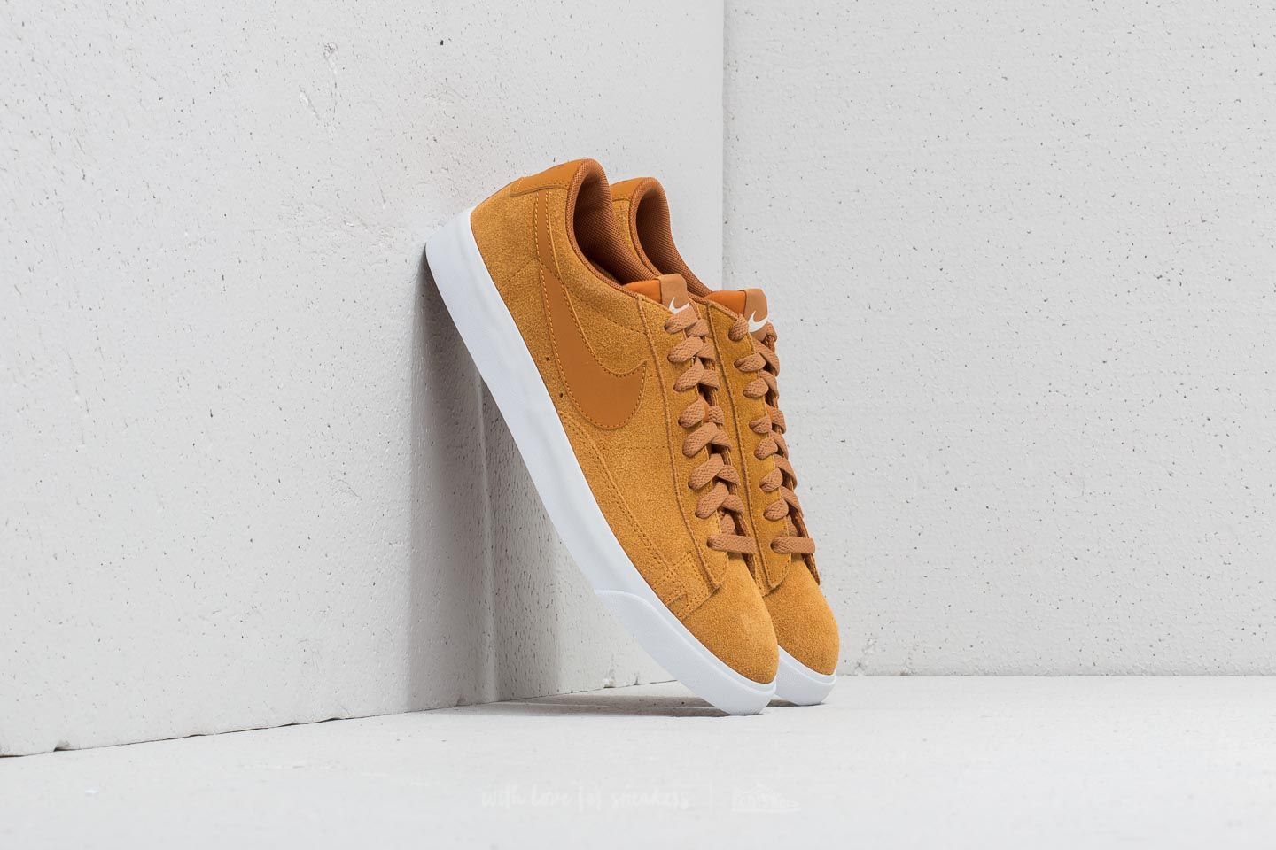 nike blazer studio low desert ochre