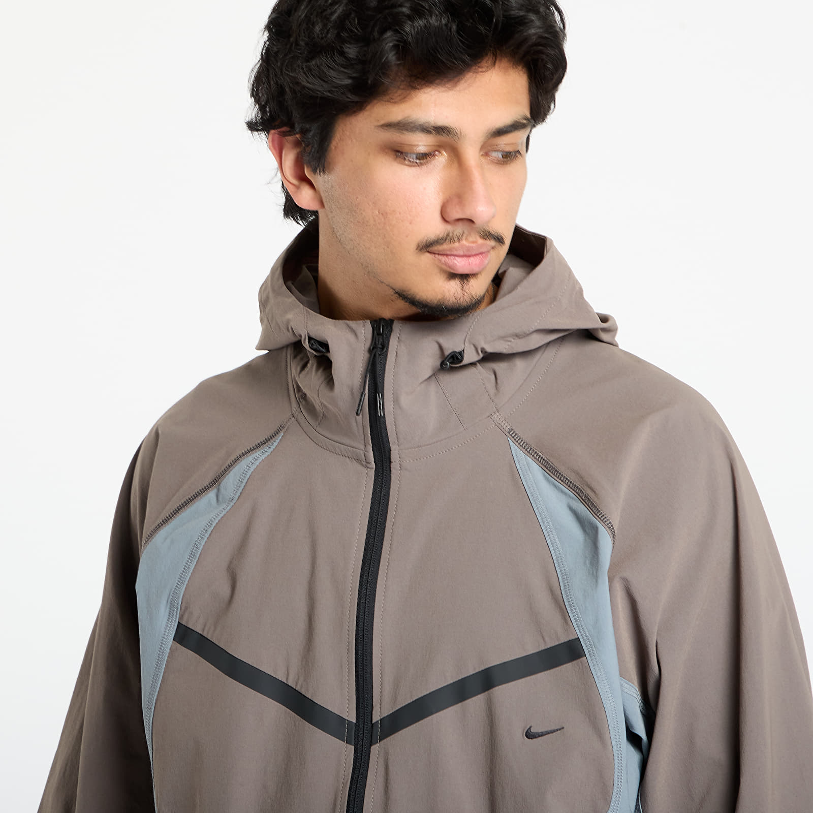 Takit Nike Tech Men's Dri-FIT Woven Color-Block Windrunner Loose Jacket Cave Stone/ Cool Grey/ Black