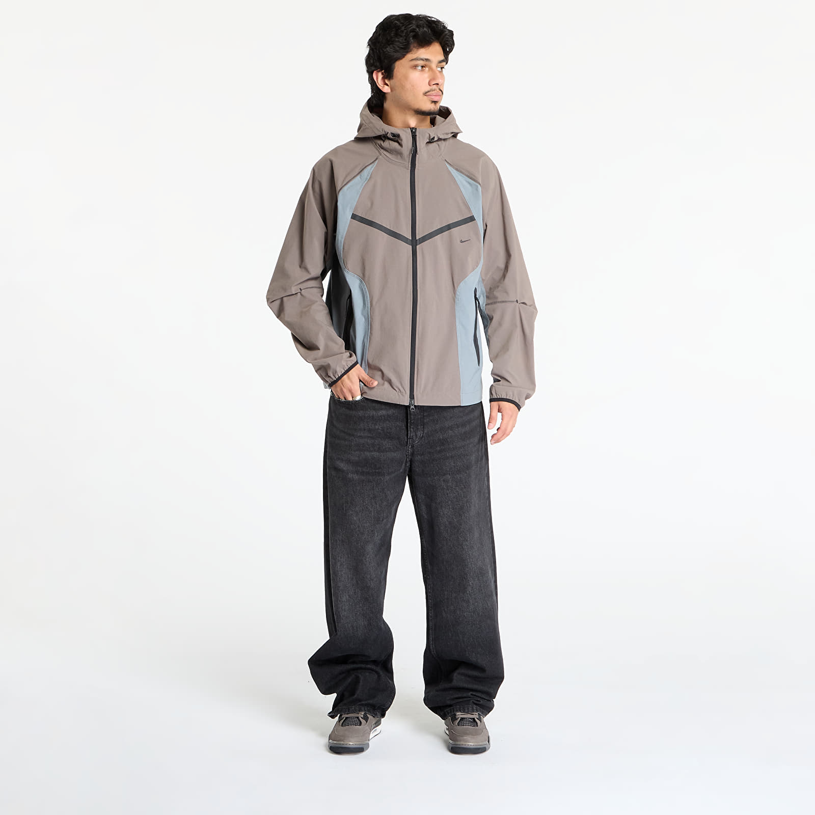 Takit Nike Tech Men's Dri-FIT Woven Color-Block Windrunner Loose Jacket Cave Stone/ Cool Grey/ Black