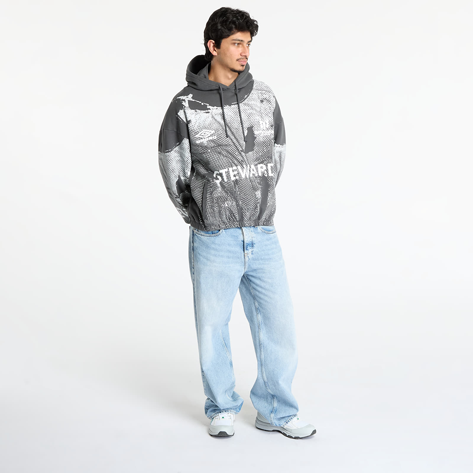 Hupparit ja collegepaidat Umbro Steward Vest Masked Hoodie Dark Grey