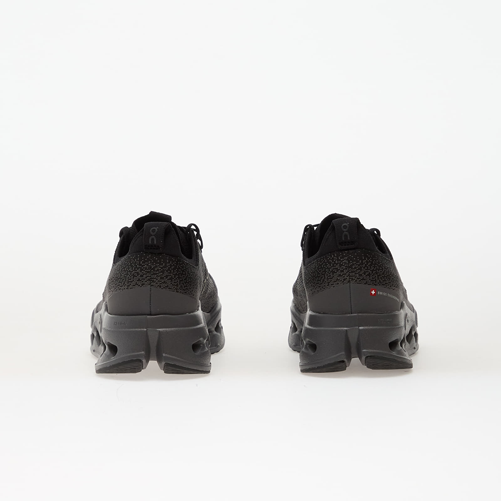 Moški čevlji On M Cloudsurfer Max Wide Black/ Eclipse