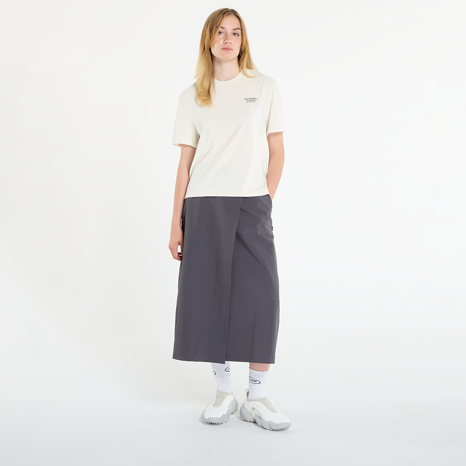 T-Shirts Pas Normal Studios Women's Off-Race Lightweight T-shirt Off White