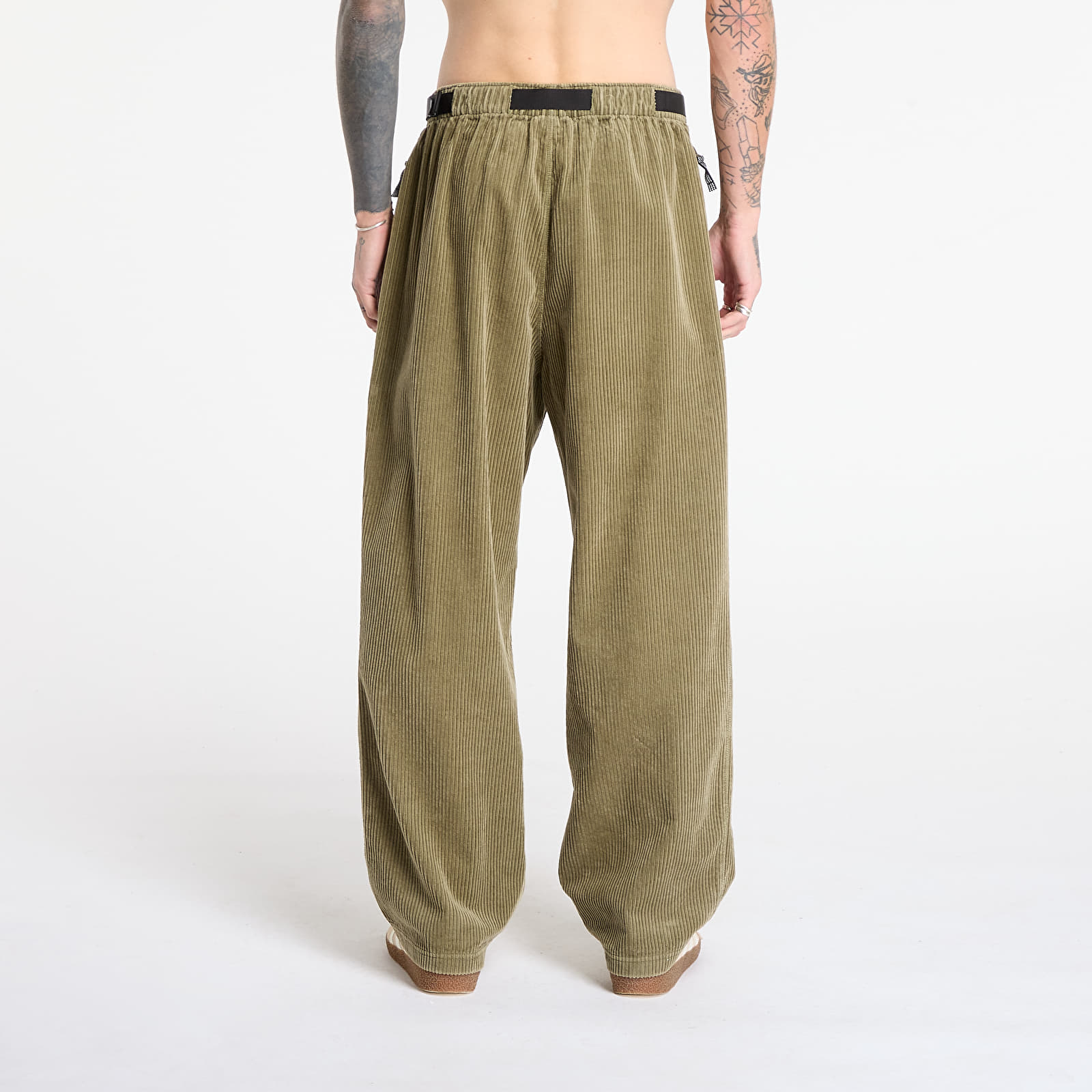 Hlače adidas Equipment Corduroy Pant Focus Olive