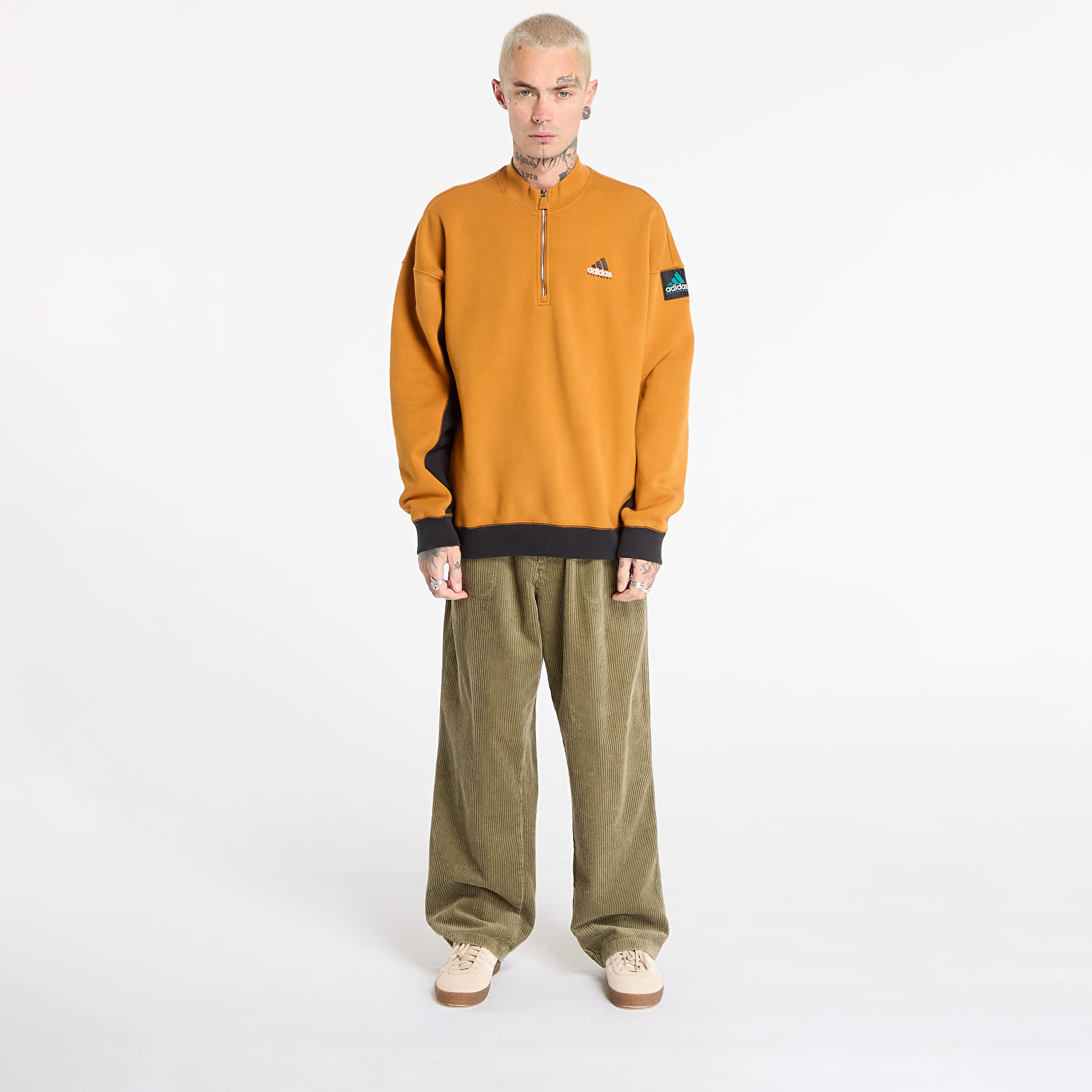 Hlače adidas Equipment Corduroy Pant Focus Olive