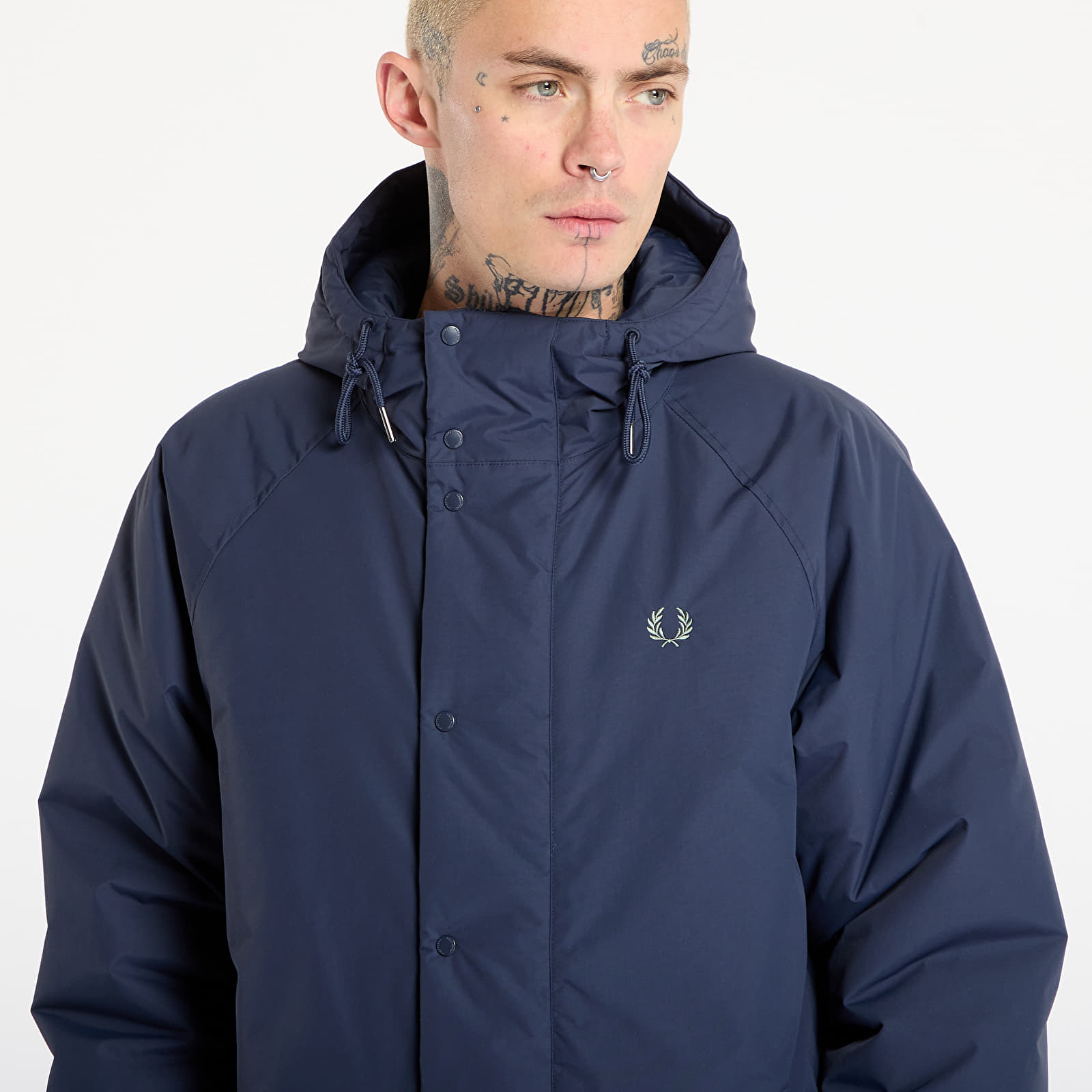 Puffejacken FRED PERRY Padded Zip Through Jacket Dark Airforce