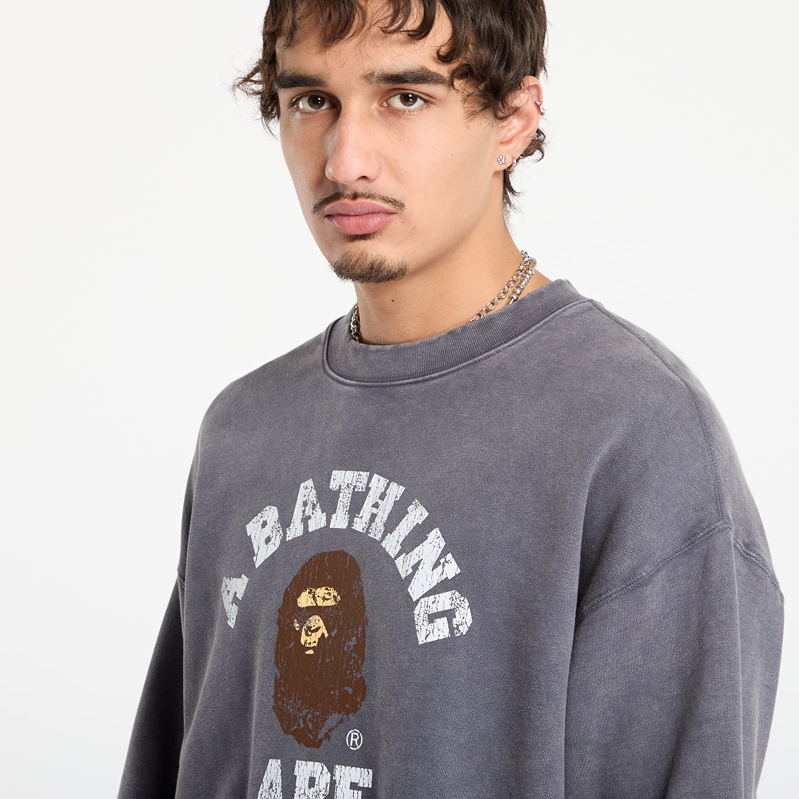 Sweatjacken und Sweatshirts A BATHING APE Garment Dye College Relaxed Fit Crewneck Sweatshirt Cha