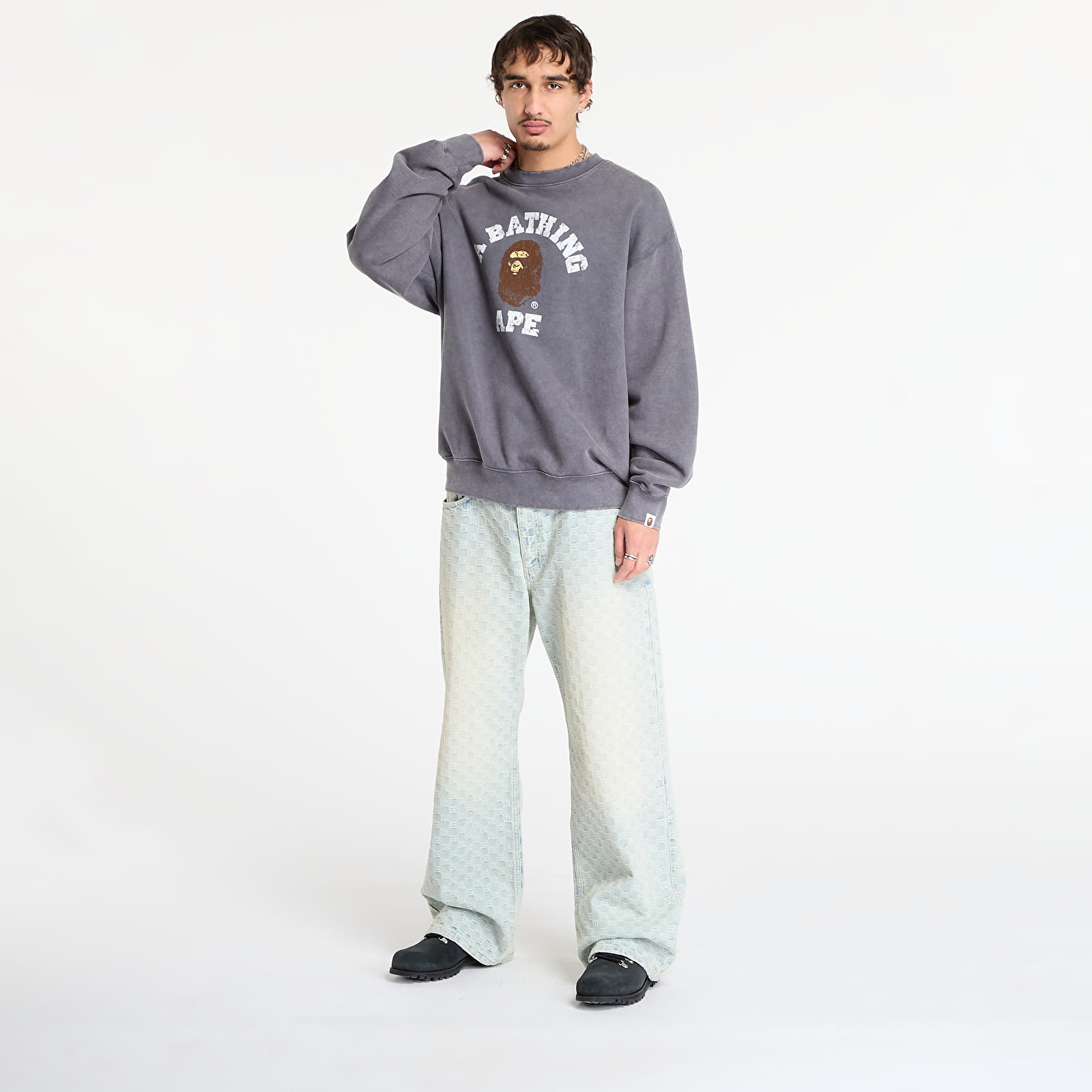 Sweatjacken und Sweatshirts A BATHING APE Garment Dye College Relaxed Fit Crewneck Sweatshirt Cha