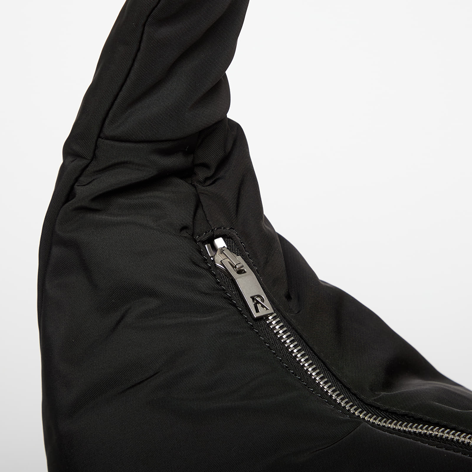Umhängetaschen REPRESENT Padded Sling Bag Black