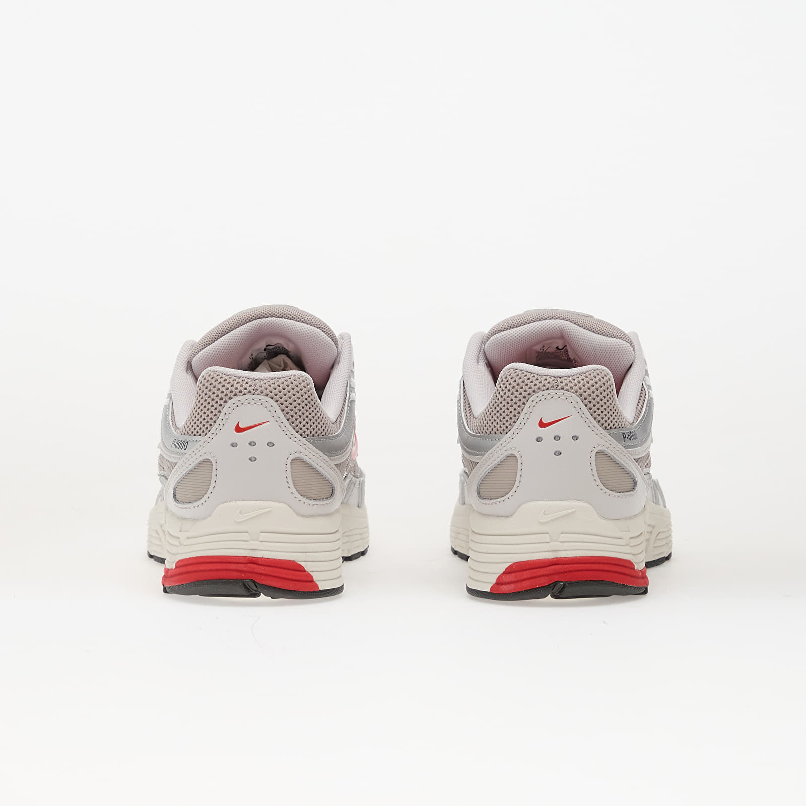 Herenschoenen Nike P-6000 College Grey/ Fire Red-Vast Grey-Phantom