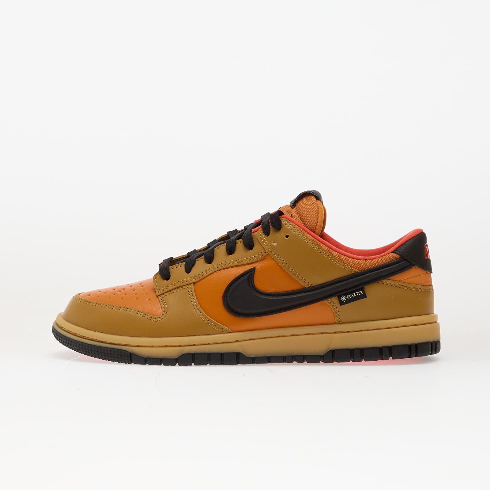 Herenschoenen Nike Dunk Low Gtx Wheat/ Black-Ceramic-Picante Red