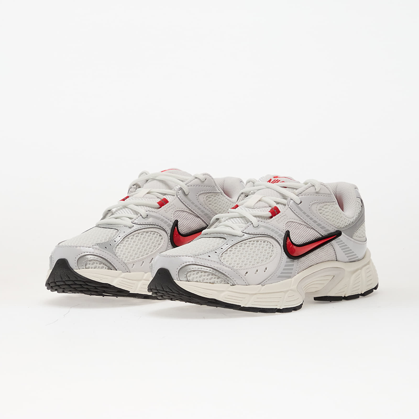 Sko til mænd Nike V5 Rnr Summit White/ Fire Red-Platinum Tint