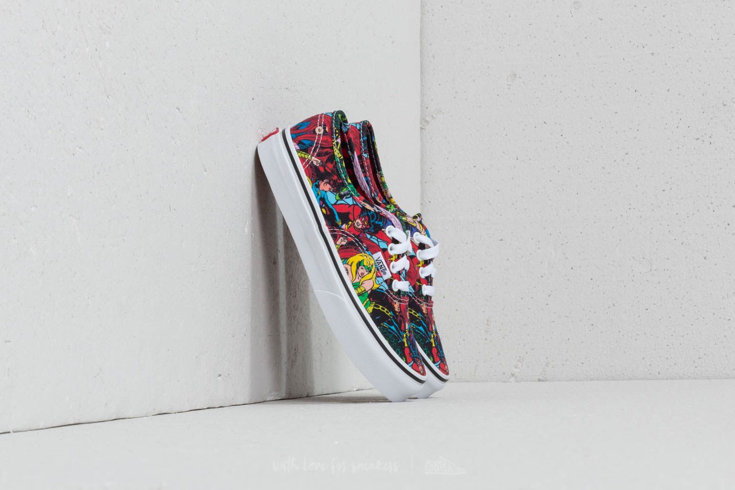Kids' sneakers and shoes Vans Authentic (Marvel) Multi/ True White