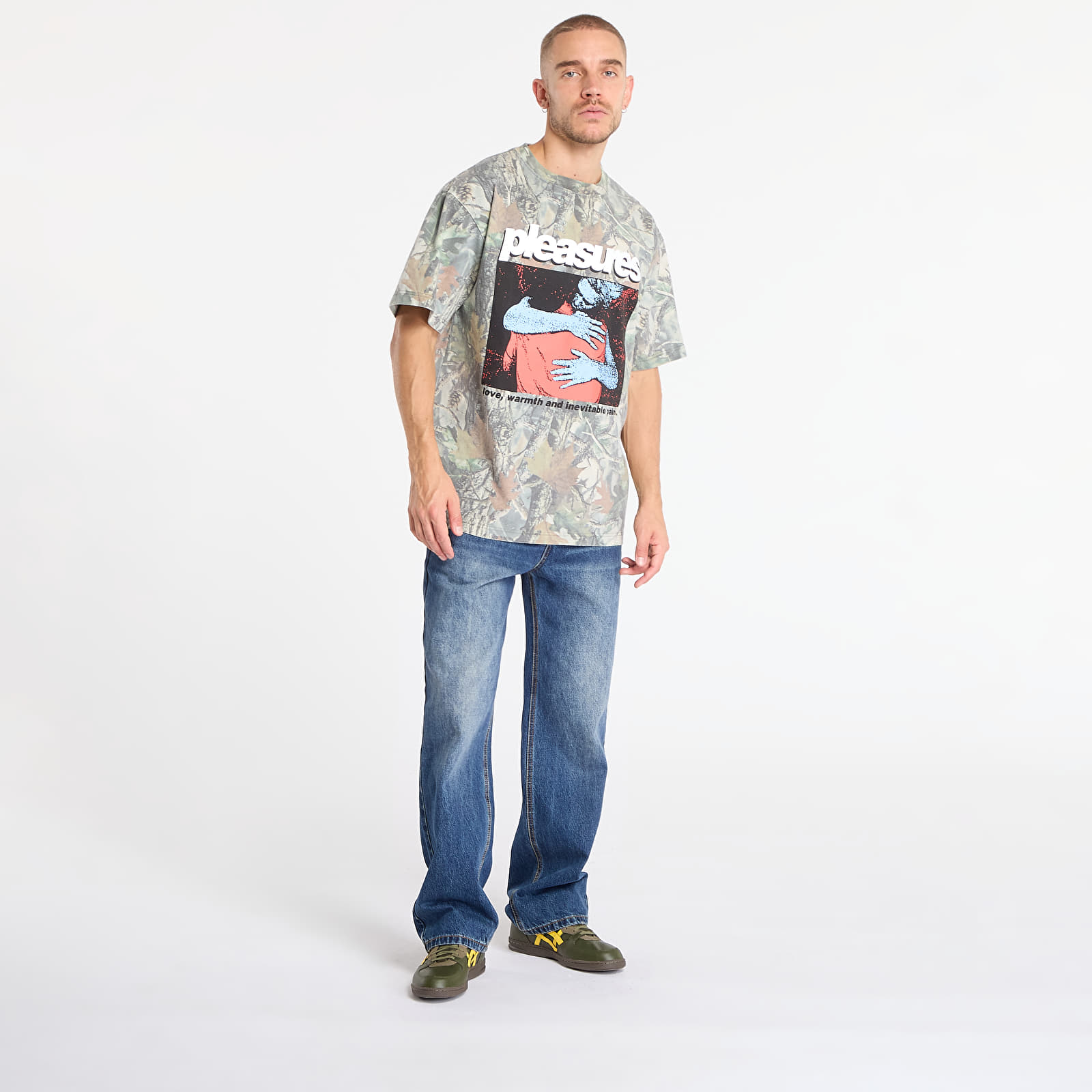 Männer T-Shirts PLEASURES Embrace T-Shirt Camo