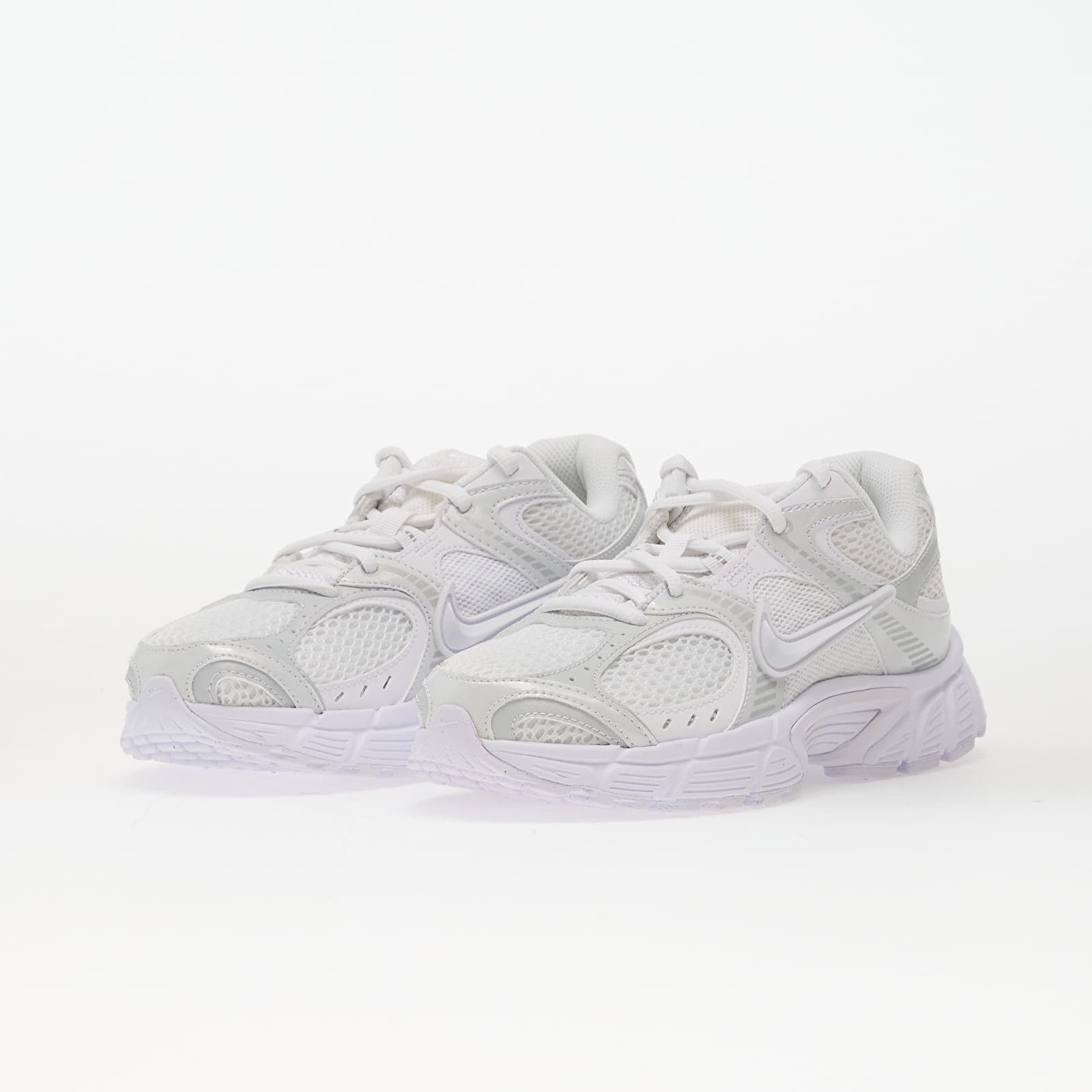 Sapatos de mulher Nike V5 Rnr White/ White-Black-Metallic Silver