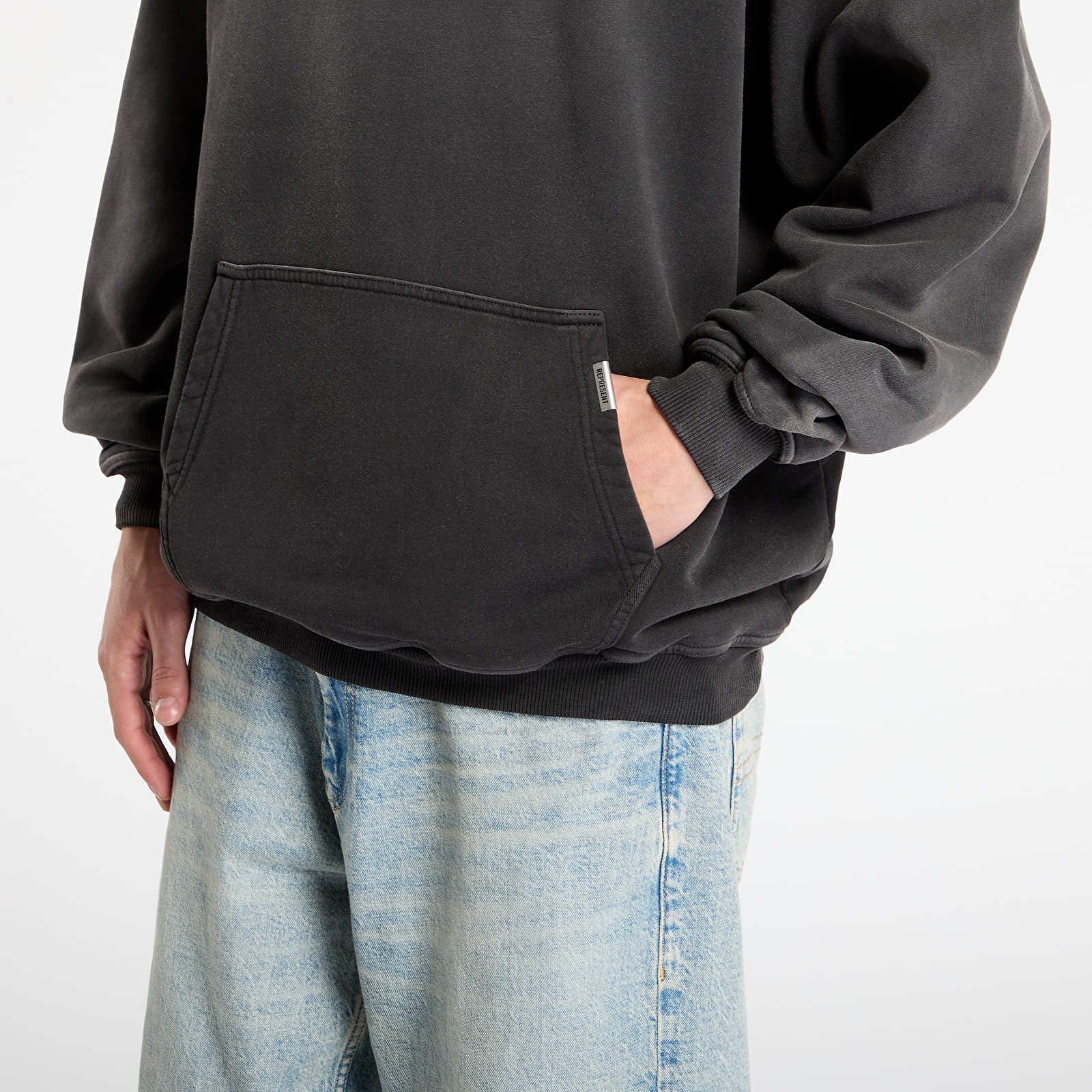 Bluzy REPRESENT Oasis Owners Club Hoodie Stained Black