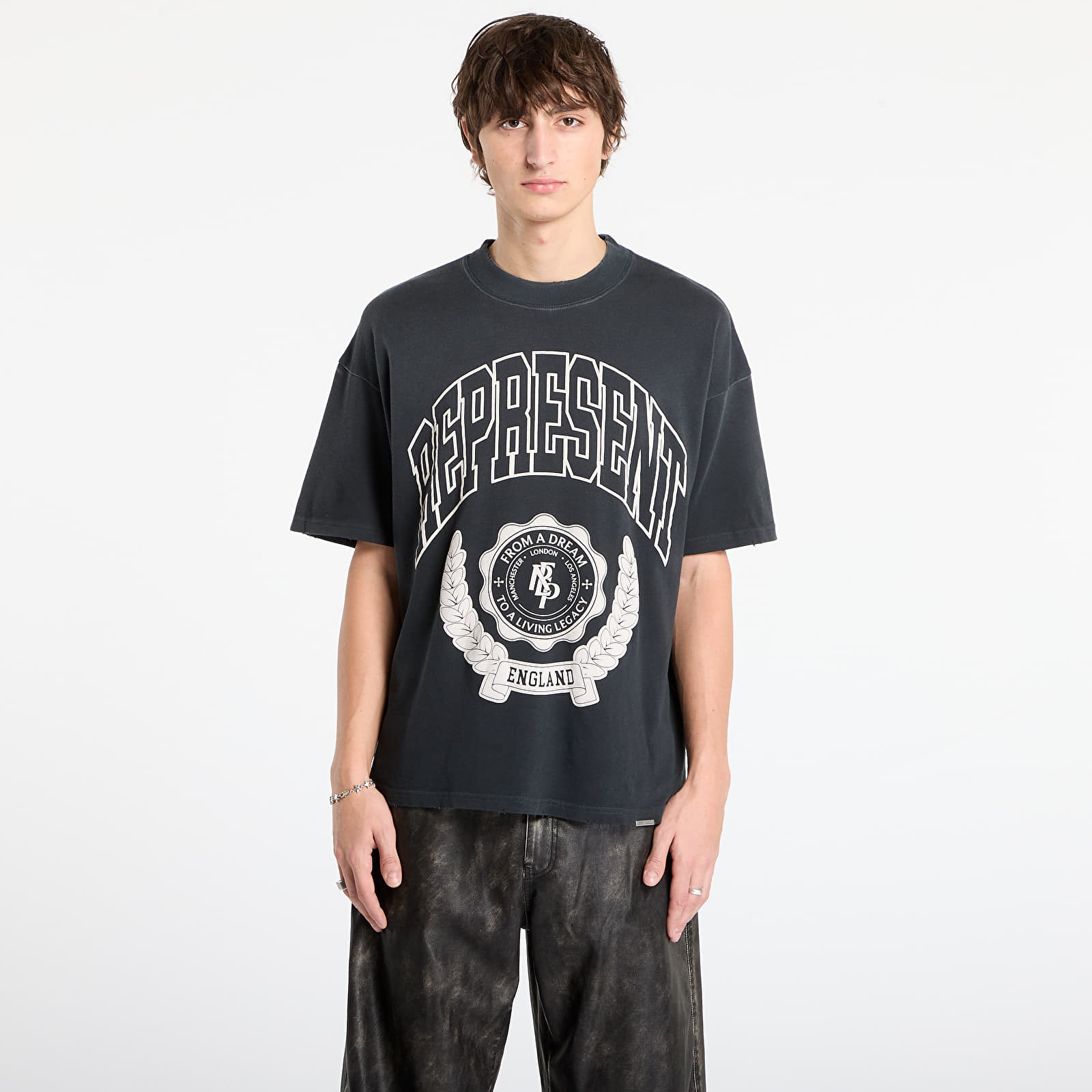 Тениски REPRESENT Legacy Crest T-Shirt Stained Black