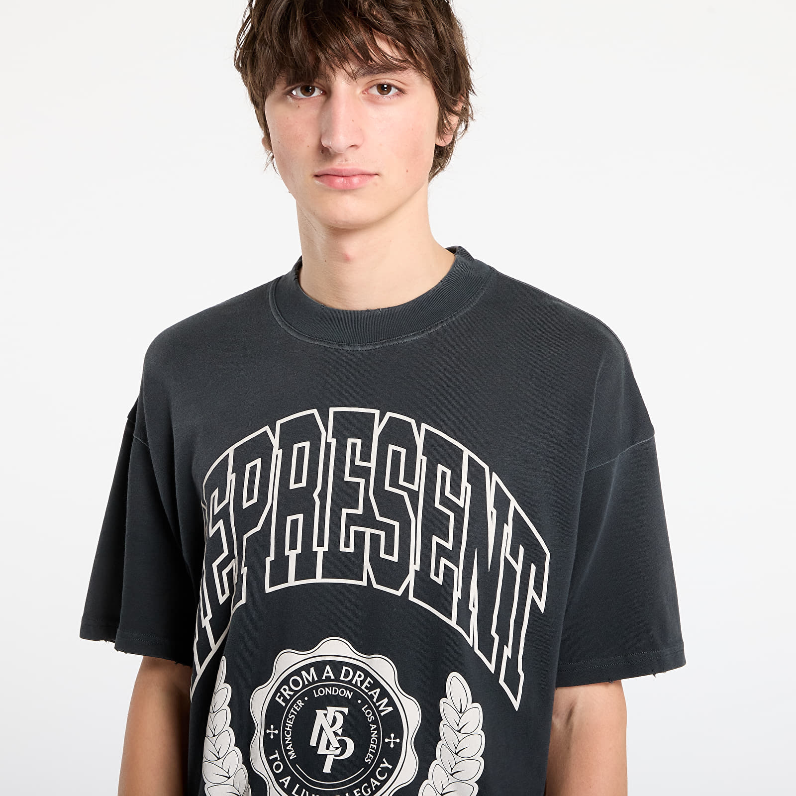 Тениски REPRESENT Legacy Crest T-Shirt Stained Black