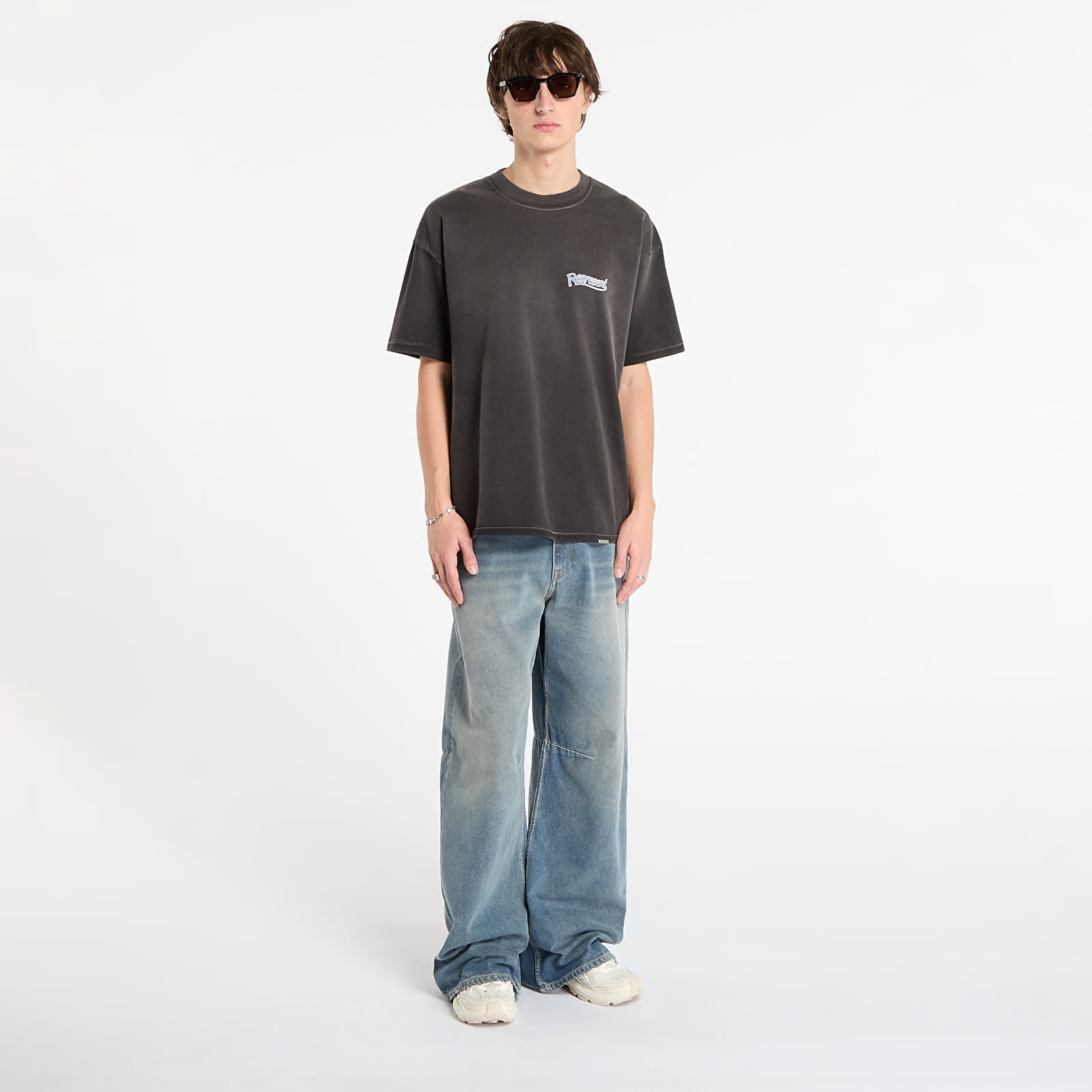 Тениски REPRESENT Showcasing T-Shirt Stained Black