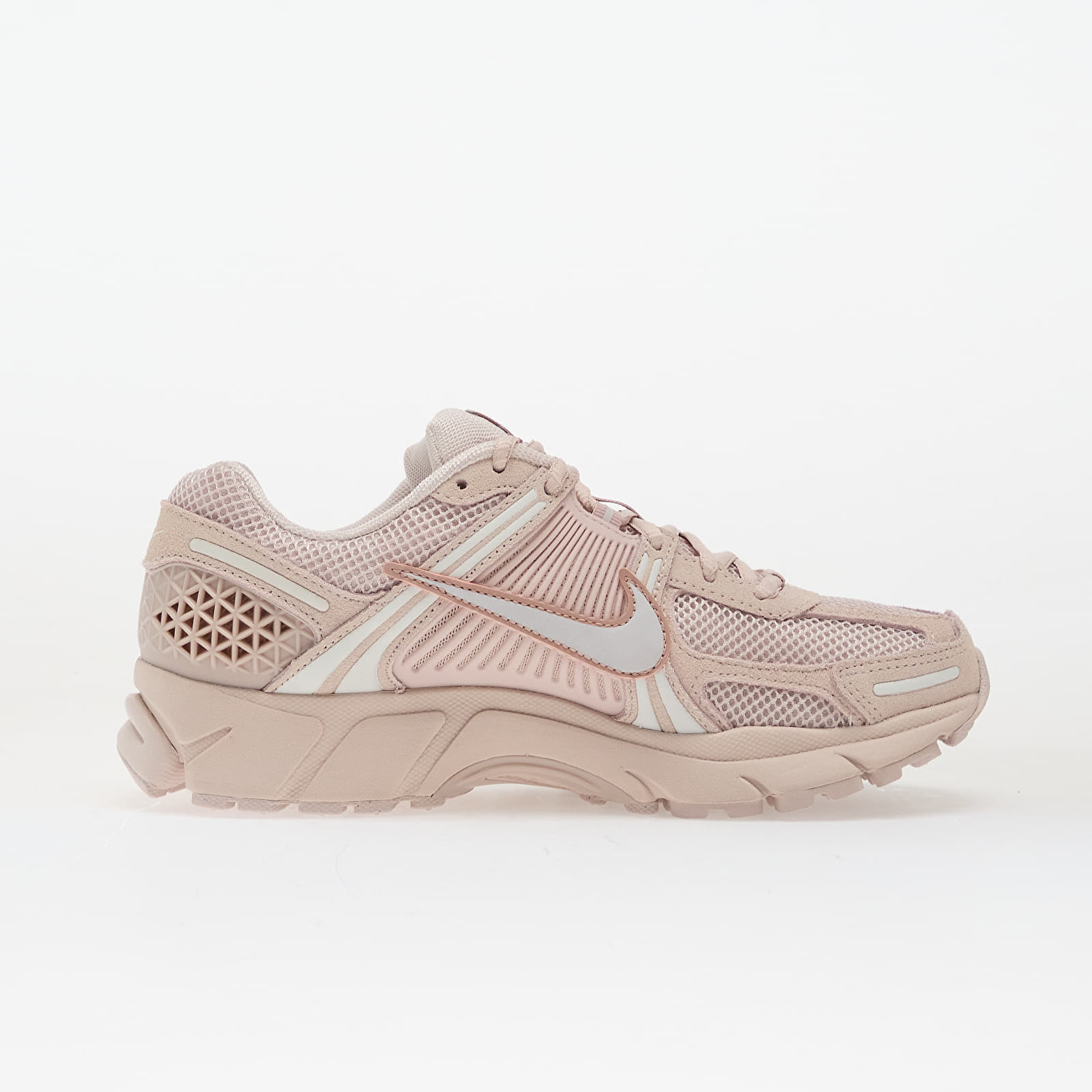 Дамски кецове и обувки Nike Zoom Vomero 5 Silt Red/ Vast Grey-Red Stardust