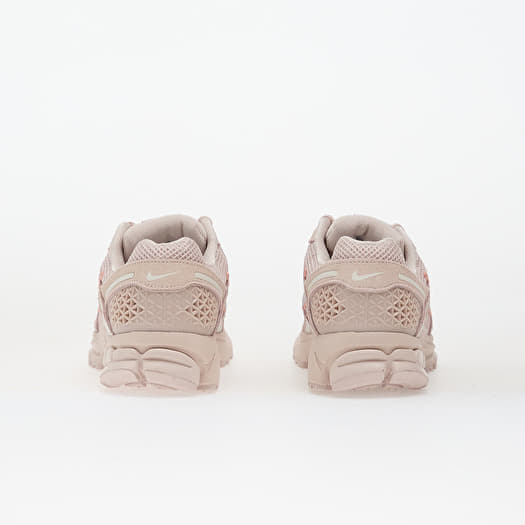 nike zoom nude