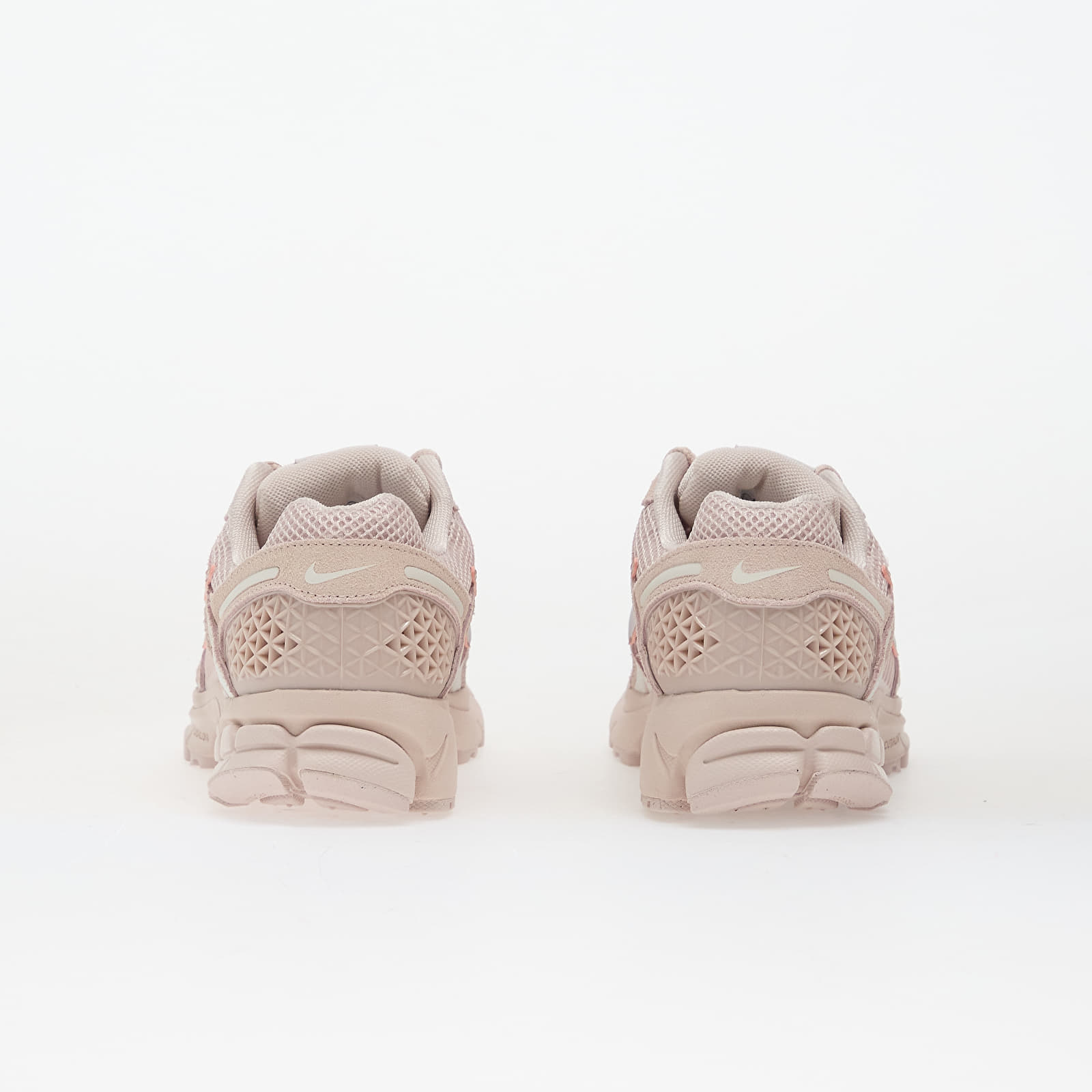 Дамски кецове и обувки Nike Zoom Vomero 5 Silt Red/ Vast Grey-Red Stardust
