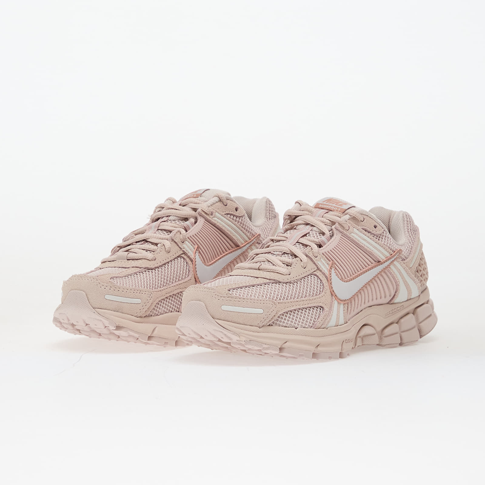 Дамски кецове и обувки Nike Zoom Vomero 5 Silt Red/ Vast Grey-Red Stardust