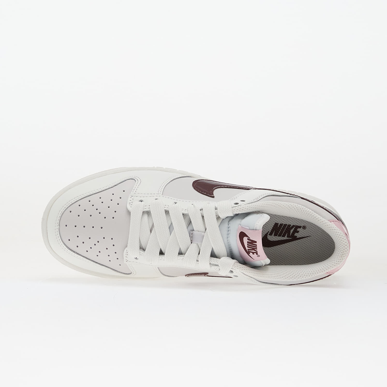 Дамски кецове и обувки Nike W Dunk Low Summit White/ Plum Chalk-Vast Grey
