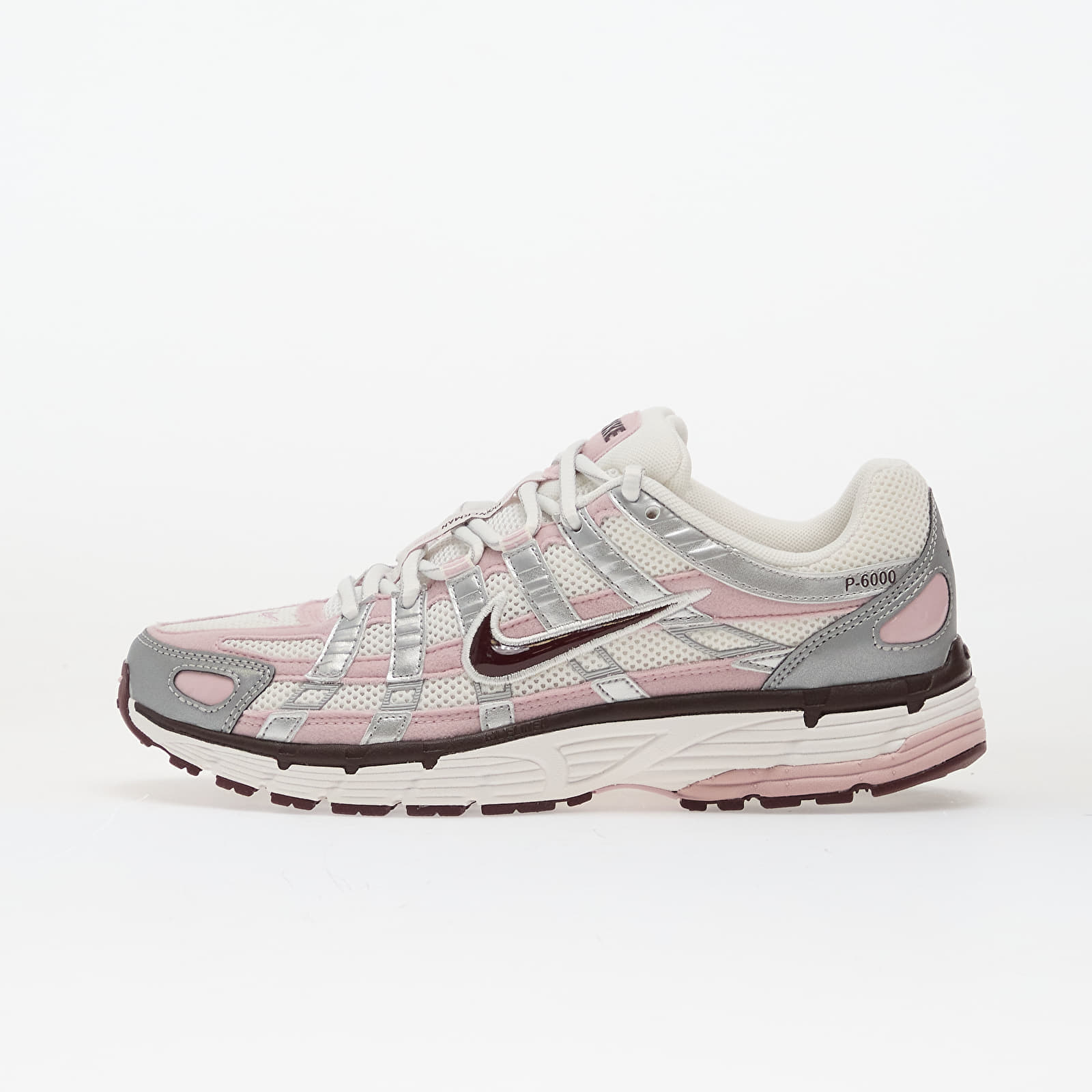 Levně Tenisky Nike W P-6000 Summit White/ Plum Chalk-Metallic Silver
