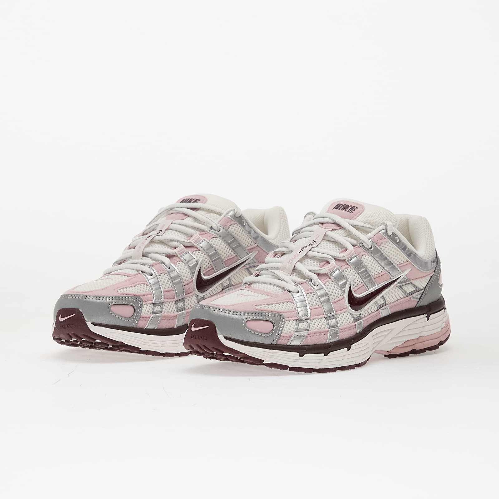 Sapatos de mulher Nike W P-6000 Summit White/ Plum Chalk-Metallic Silver