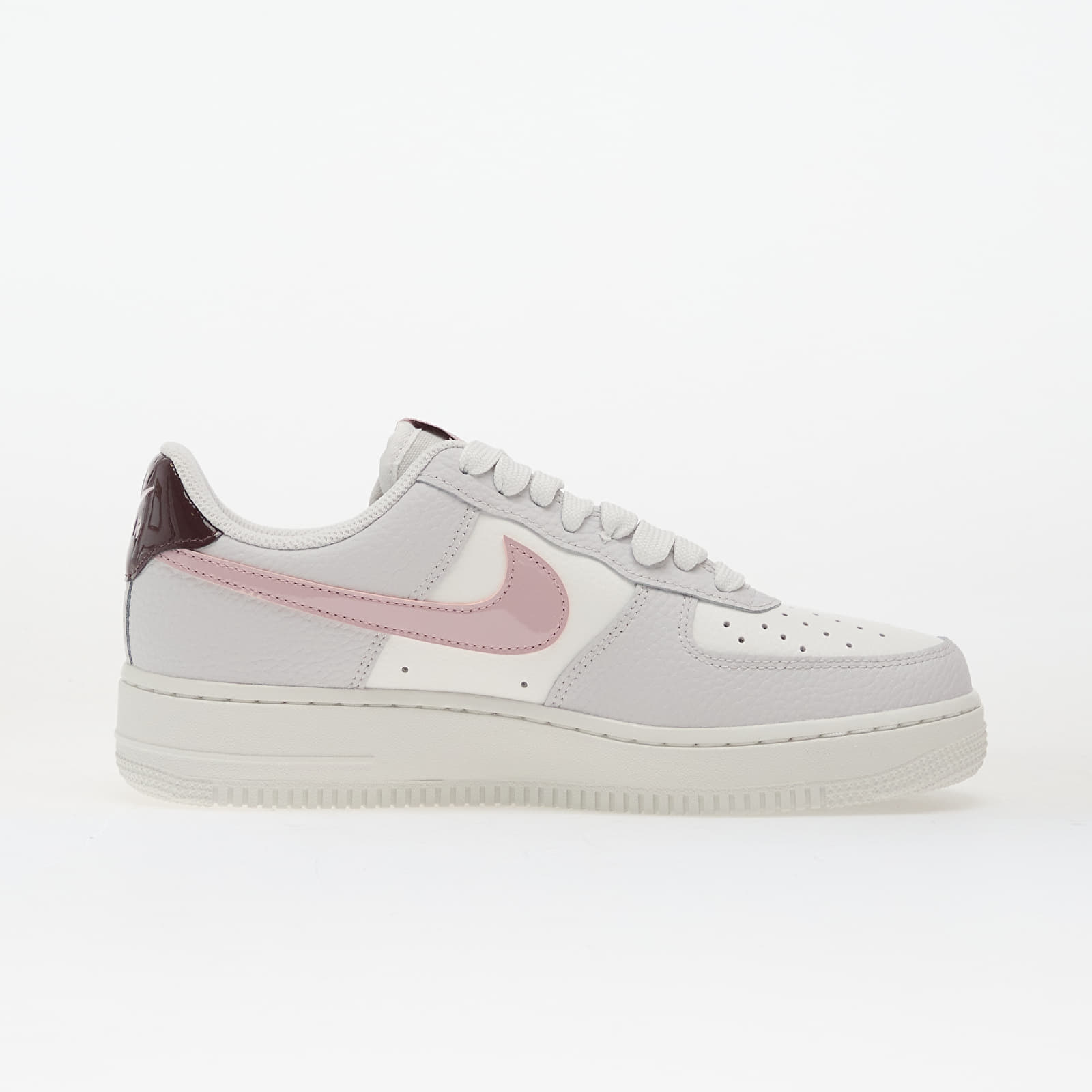 Дамски кецове и обувки Nike W Air Force 1 '07 Summit White/ Plum Chalk-Vast Grey