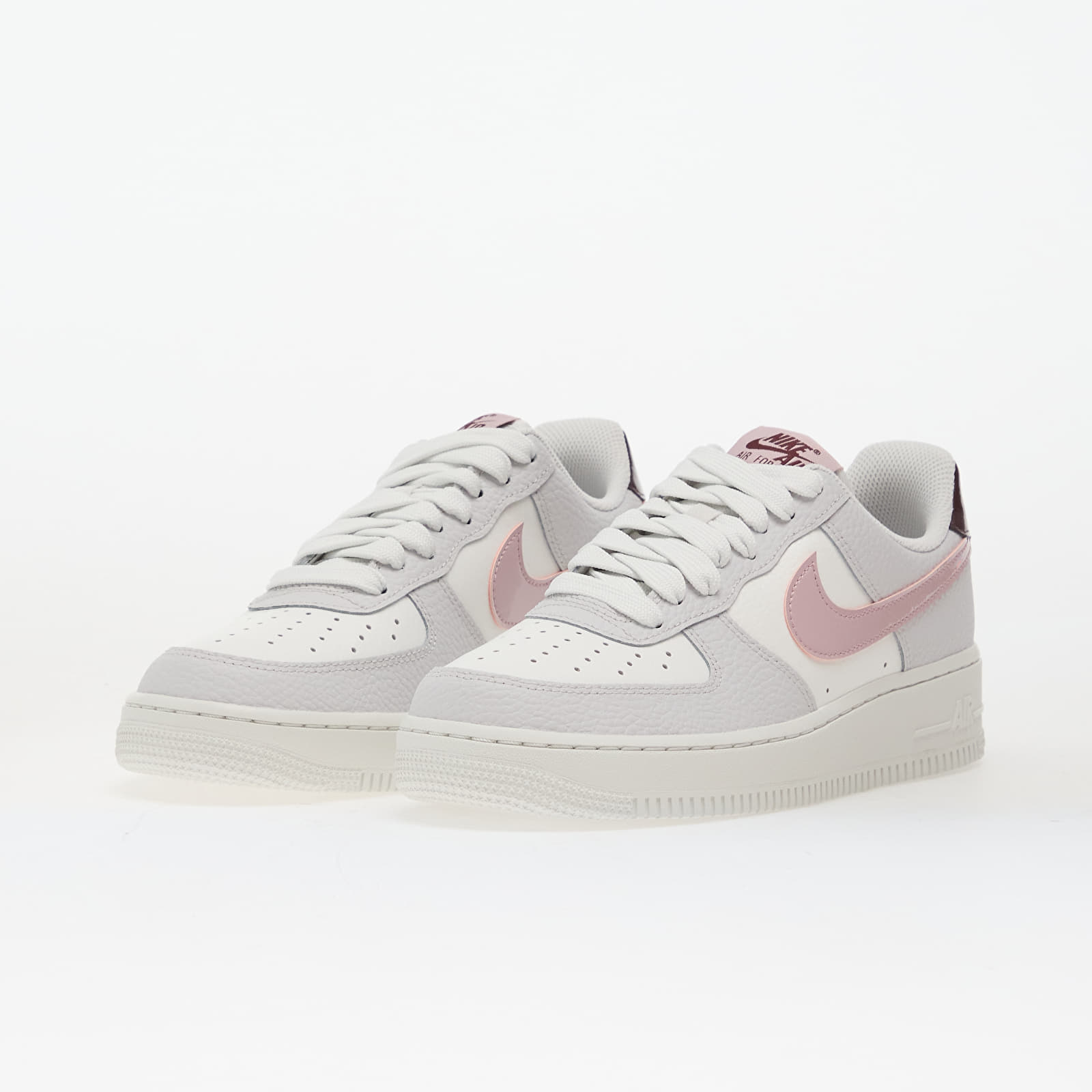 Дамски кецове и обувки Nike W Air Force 1 '07 Summit White/ Plum Chalk-Vast Grey