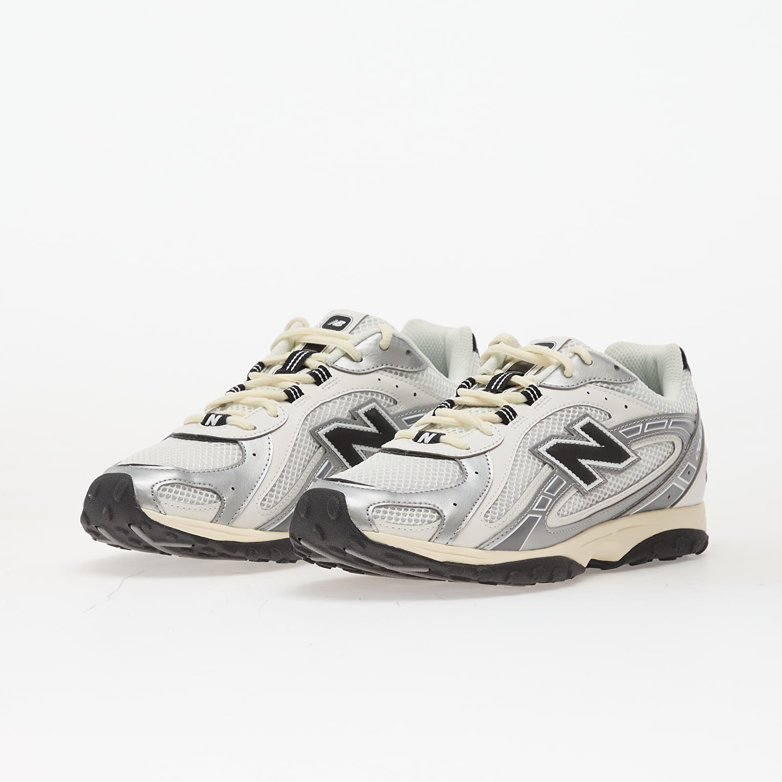 Pánské tenisky a boty New Balance 204 Silver Metallic
