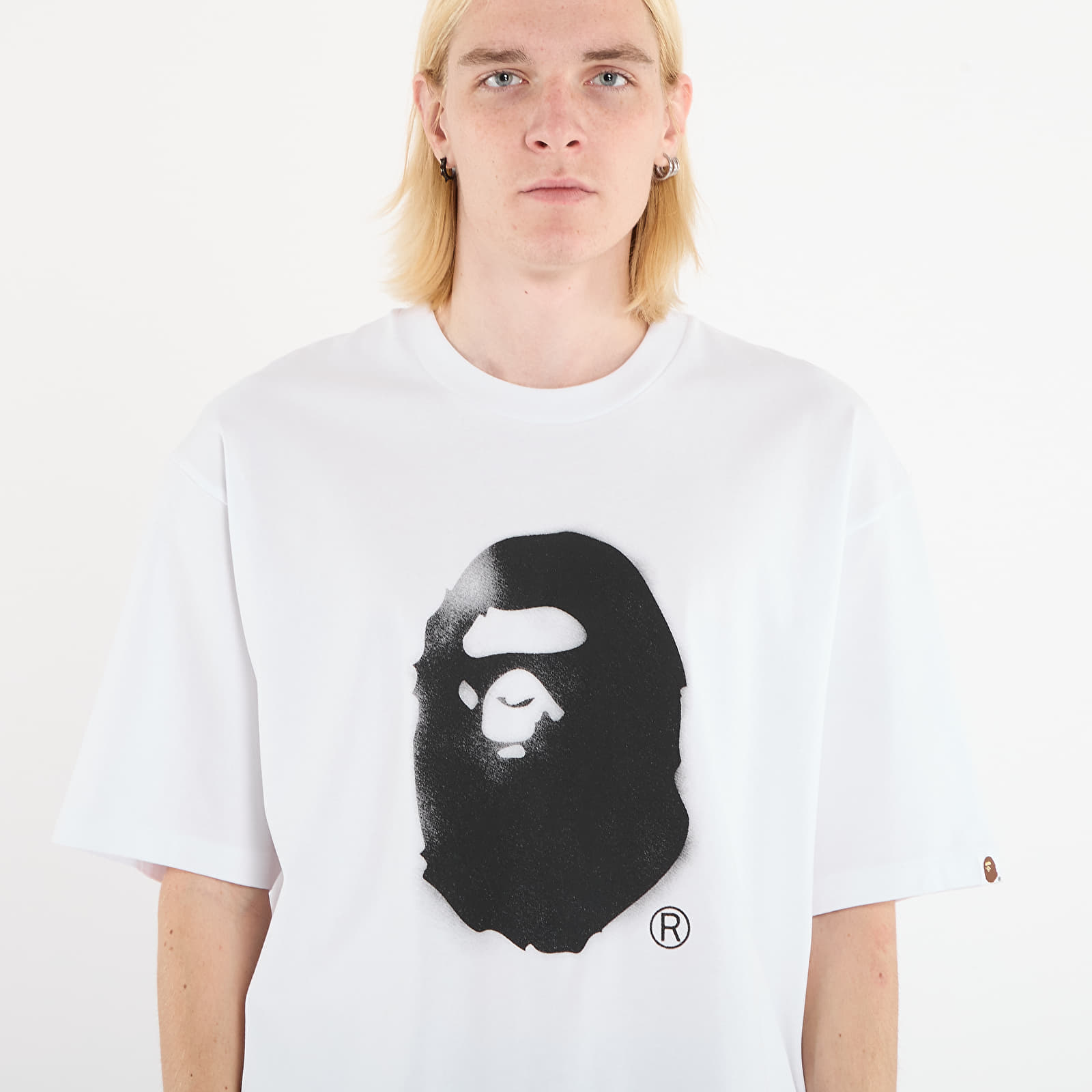 T-shirts A BATHING APE Spray Print Ape Head Relaxed Fit Tee 2 White