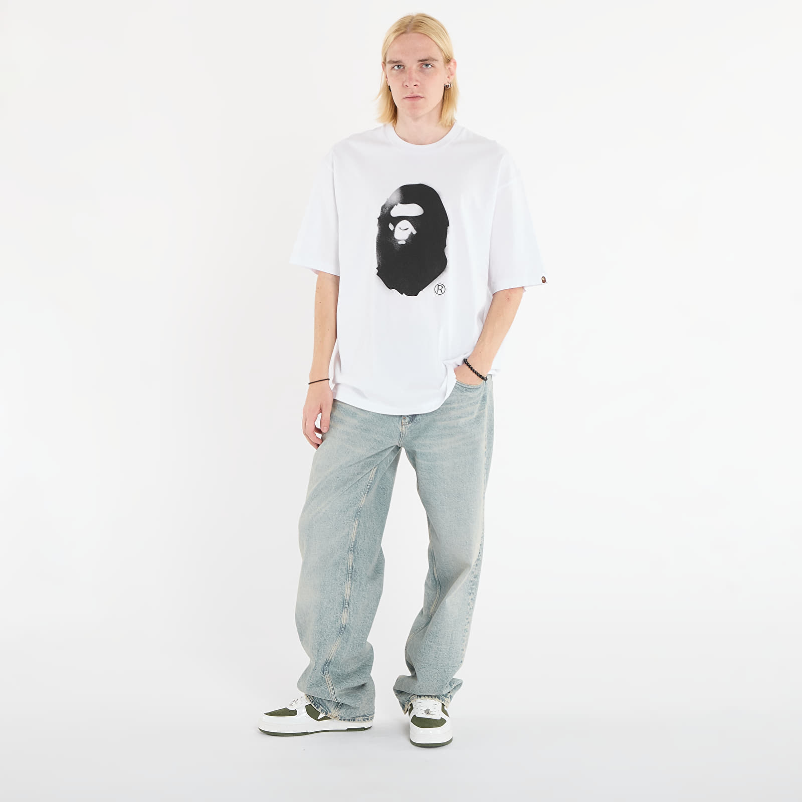 T-shirts A BATHING APE Spray Print Ape Head Relaxed Fit Tee 2 White