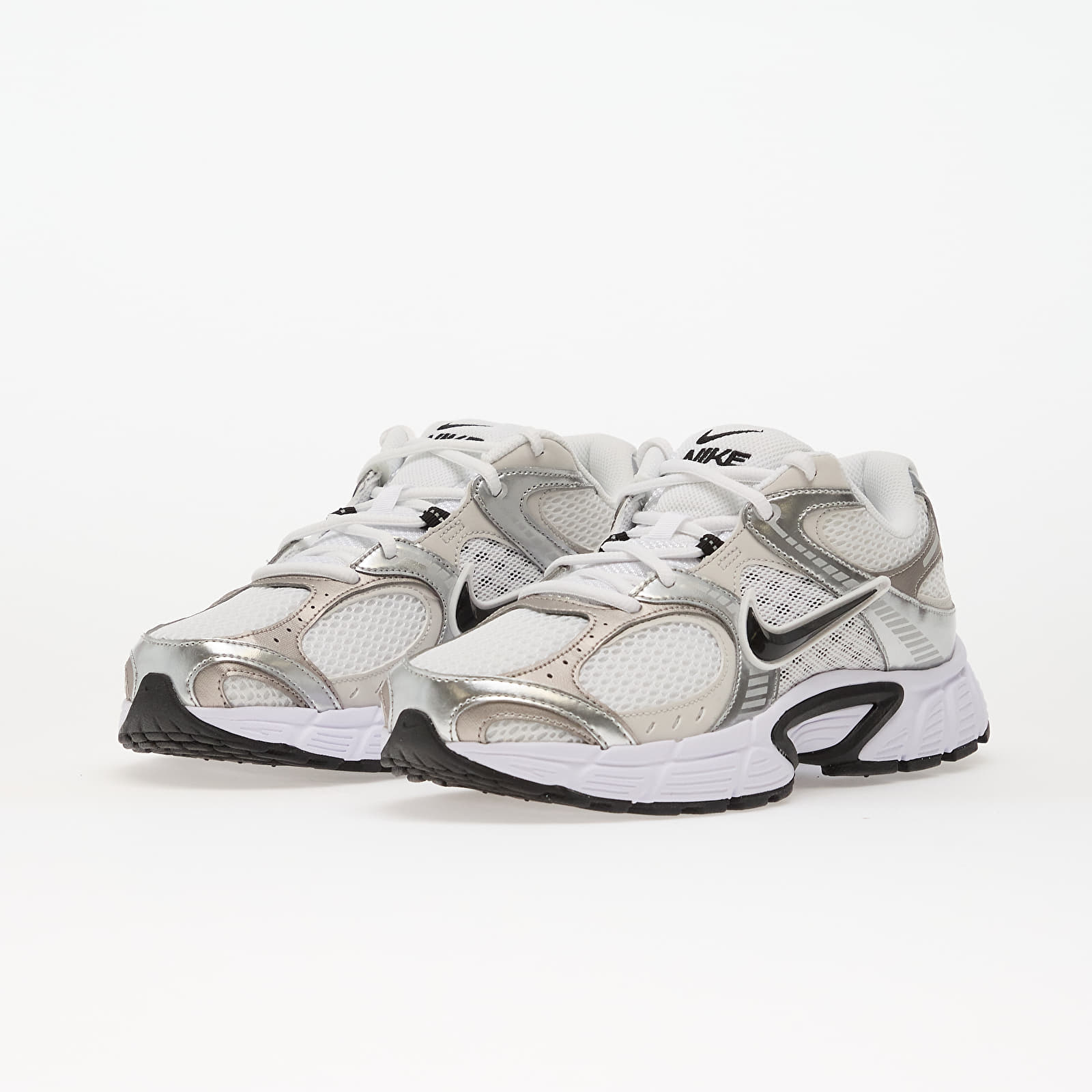 Meeste kingad Nike V5 Rnr White/ Black-Vast Grey-College Grey