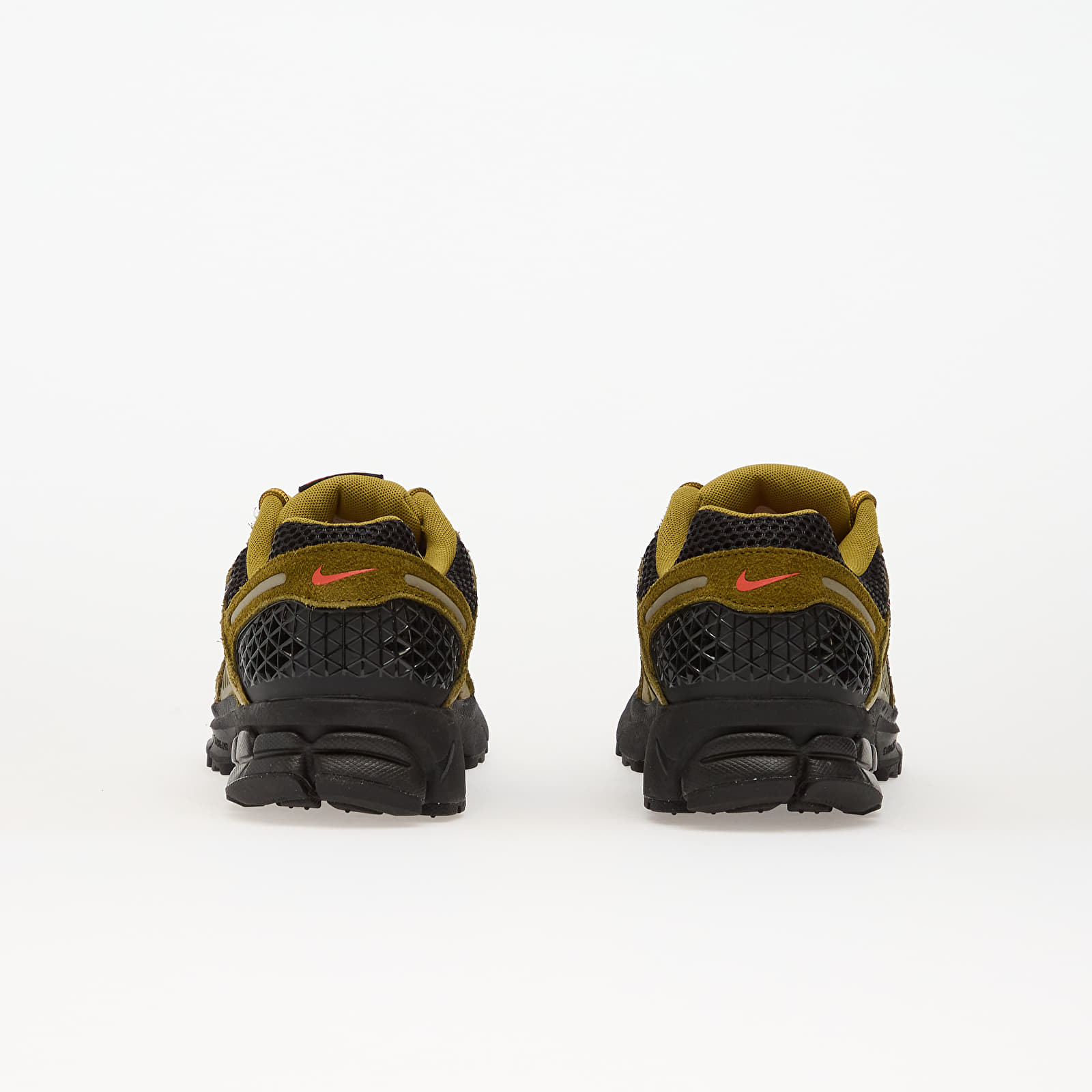 Meeste kingad Nike Zoom Vomero 5 Premium Olive Flak/ Picante Red-Black