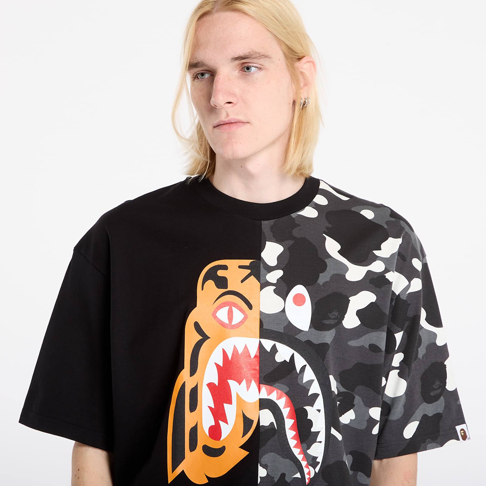 Meeste T-särgid A BATHING APE City Camo Tiger Shark Relaxed Fit Tee UNISEX Black