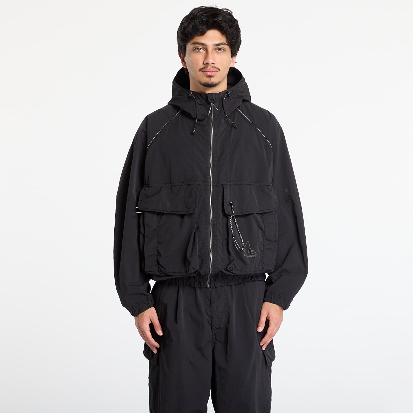 Meeste jakid ROA x And Wander Garment Dye Nylon Hooded Jacket UNISEX Black