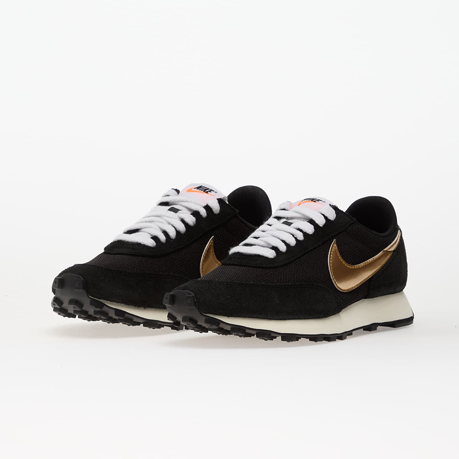 Skor för män Nike Daybreak SP Black/ Metallic Gold-Black