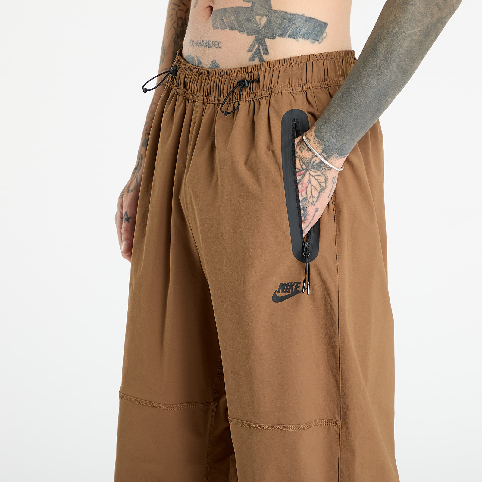 Püksid Nike Tech Men's Woven Oversized Pants Mosswood Brown/ Mosswood Brown/ Black