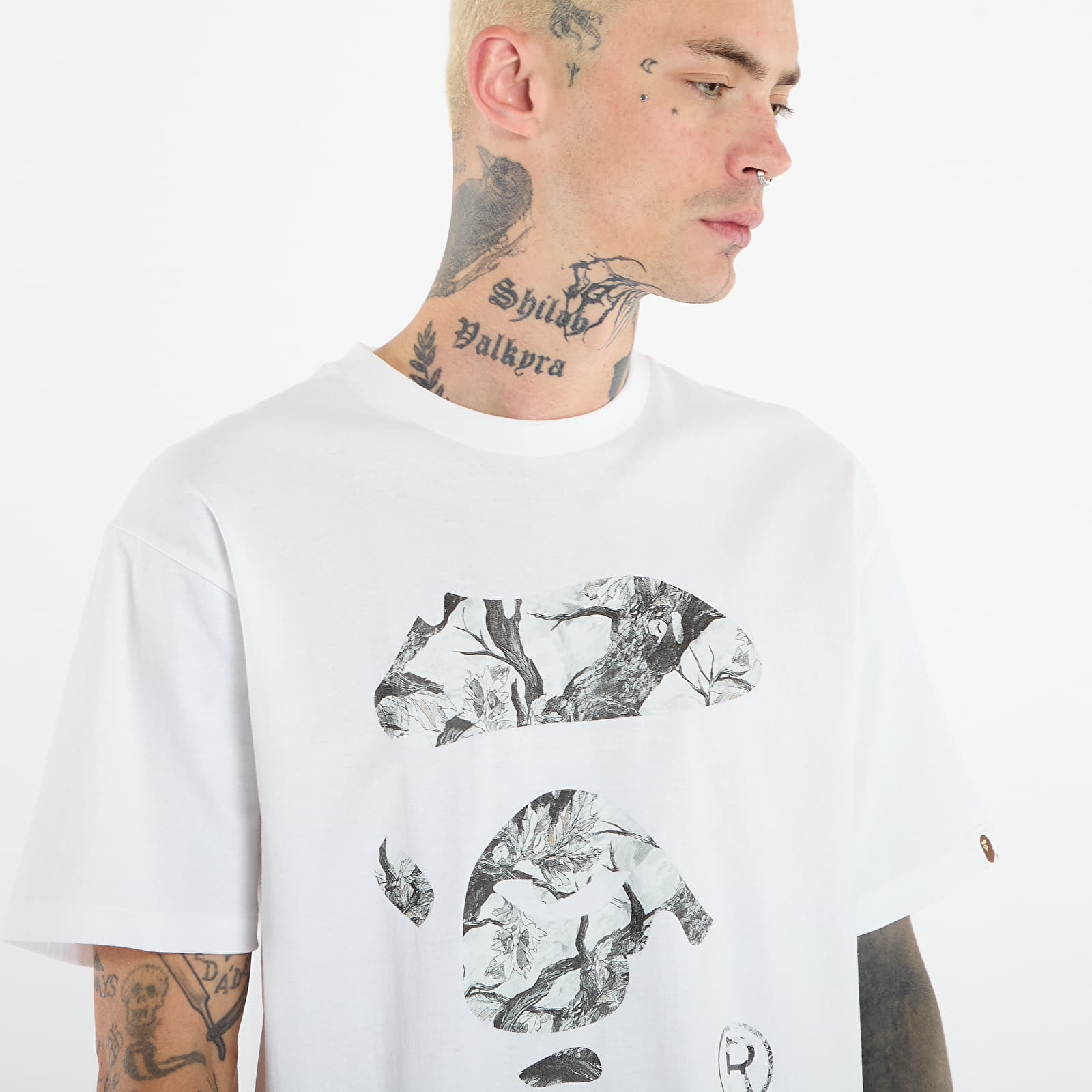 T-shirty męskie A BATHING APE Tree Edge Camo Ape Face Tee UNISEX White