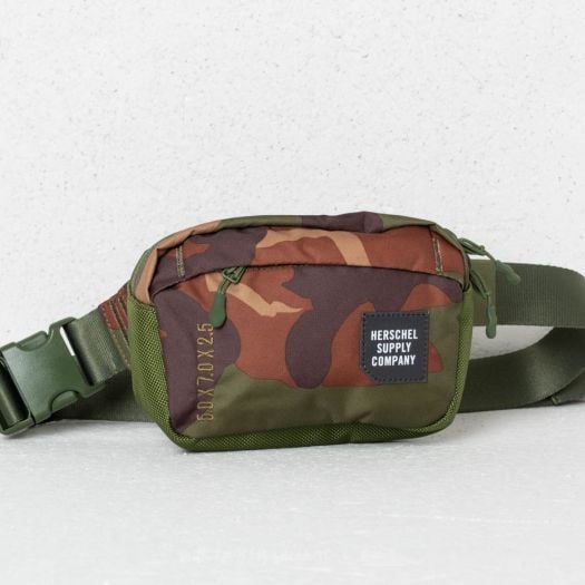 Herschel camo on sale fanny pack