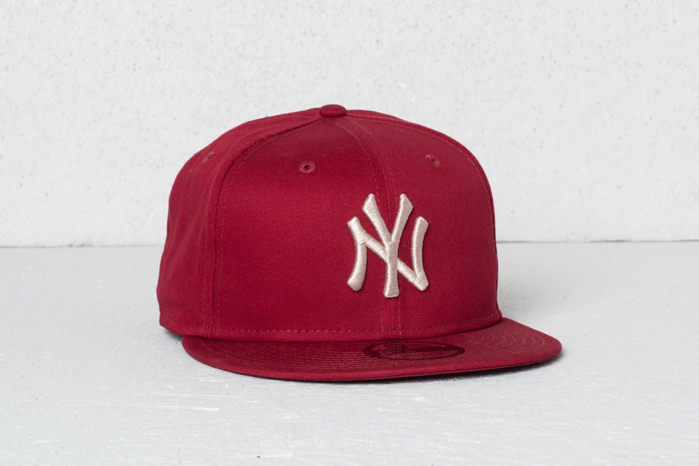 Caps New Era 9Fifty MLB League Essential New York Yankees Cap Cardinal/ Satin