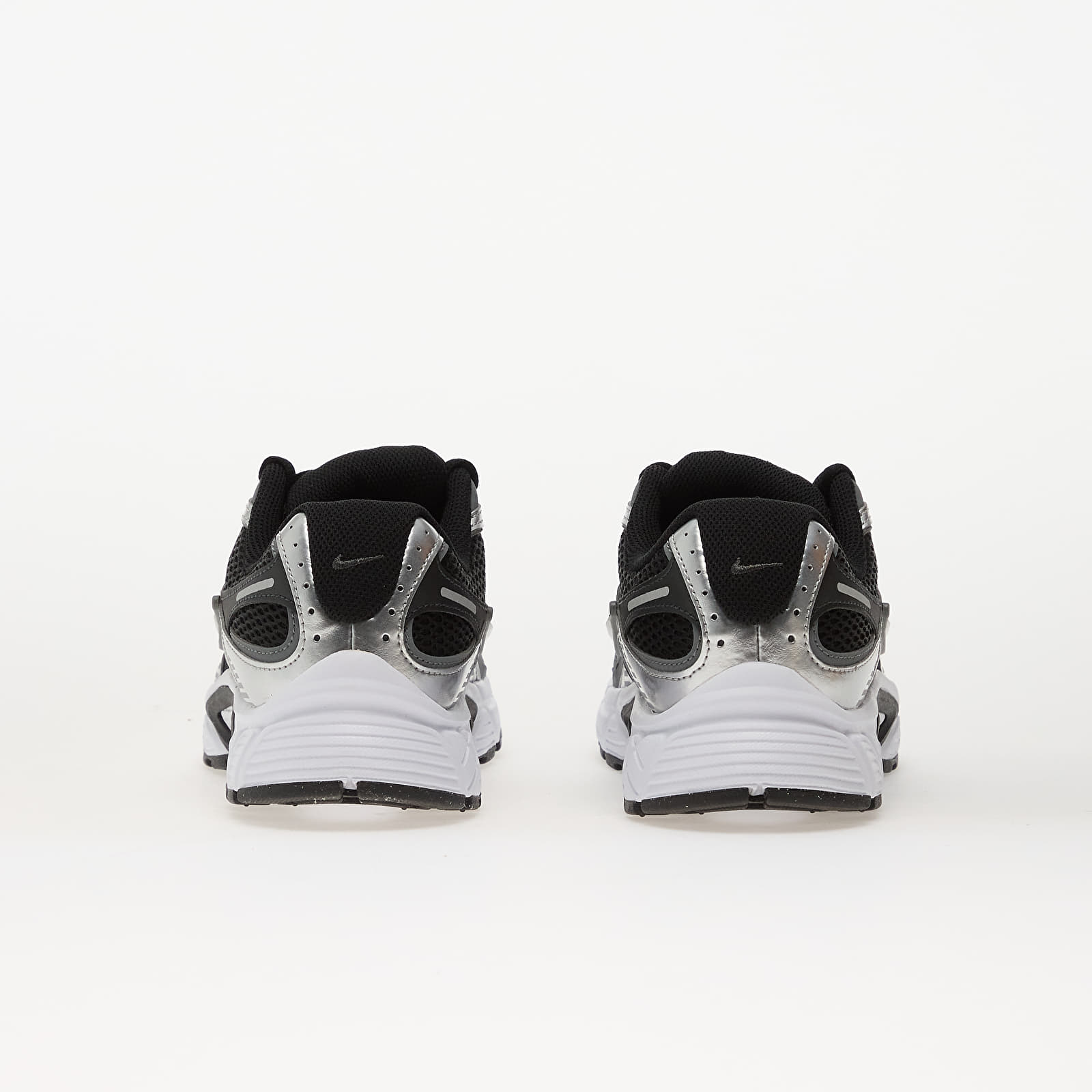 Încălțăminte și sneakerși pentru bărbați Nike V5 Rnr Black/ Black-Anthracite-Smoke Grey