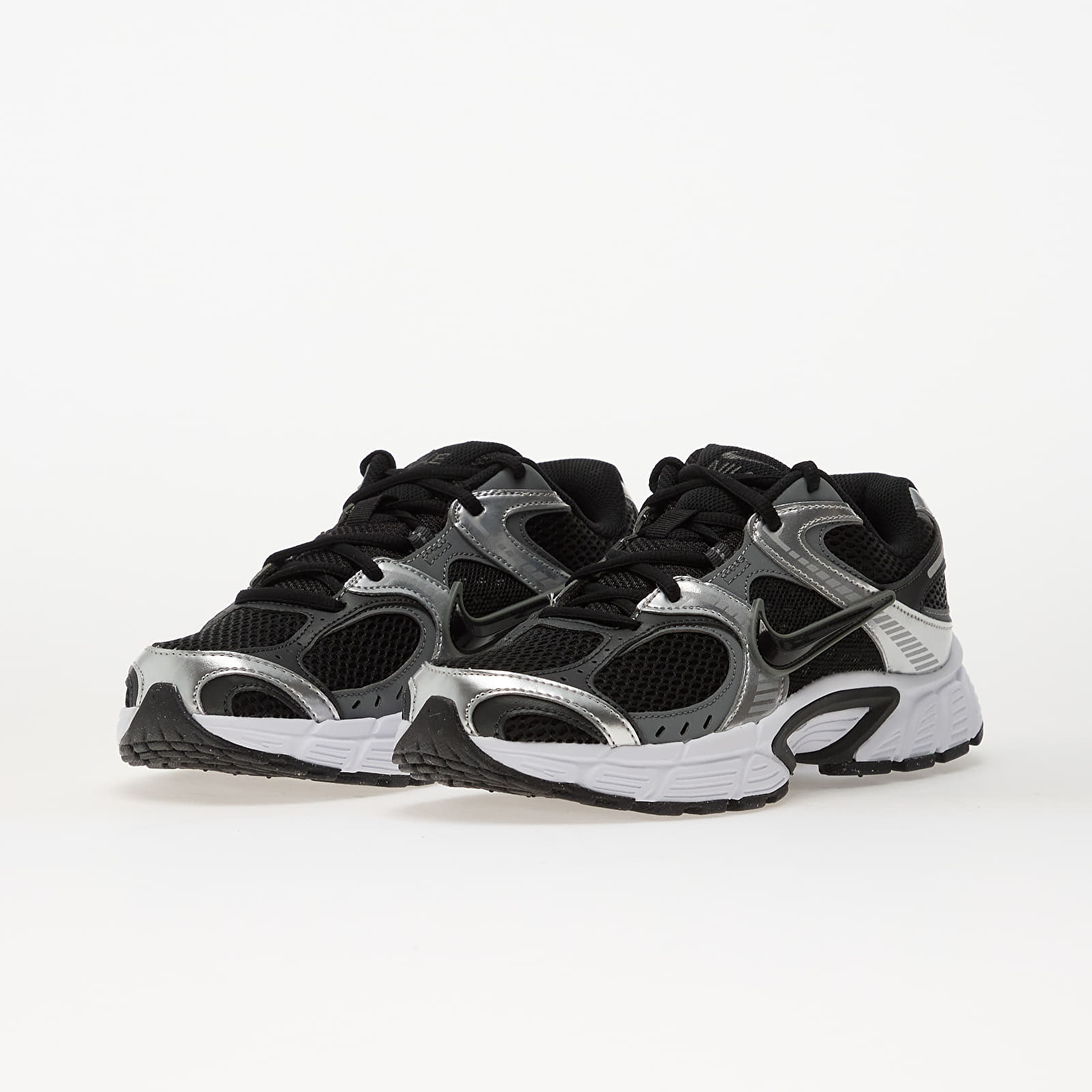 Încălțăminte și sneakerși pentru bărbați Nike V5 Rnr Black/ Black-Anthracite-Smoke Grey