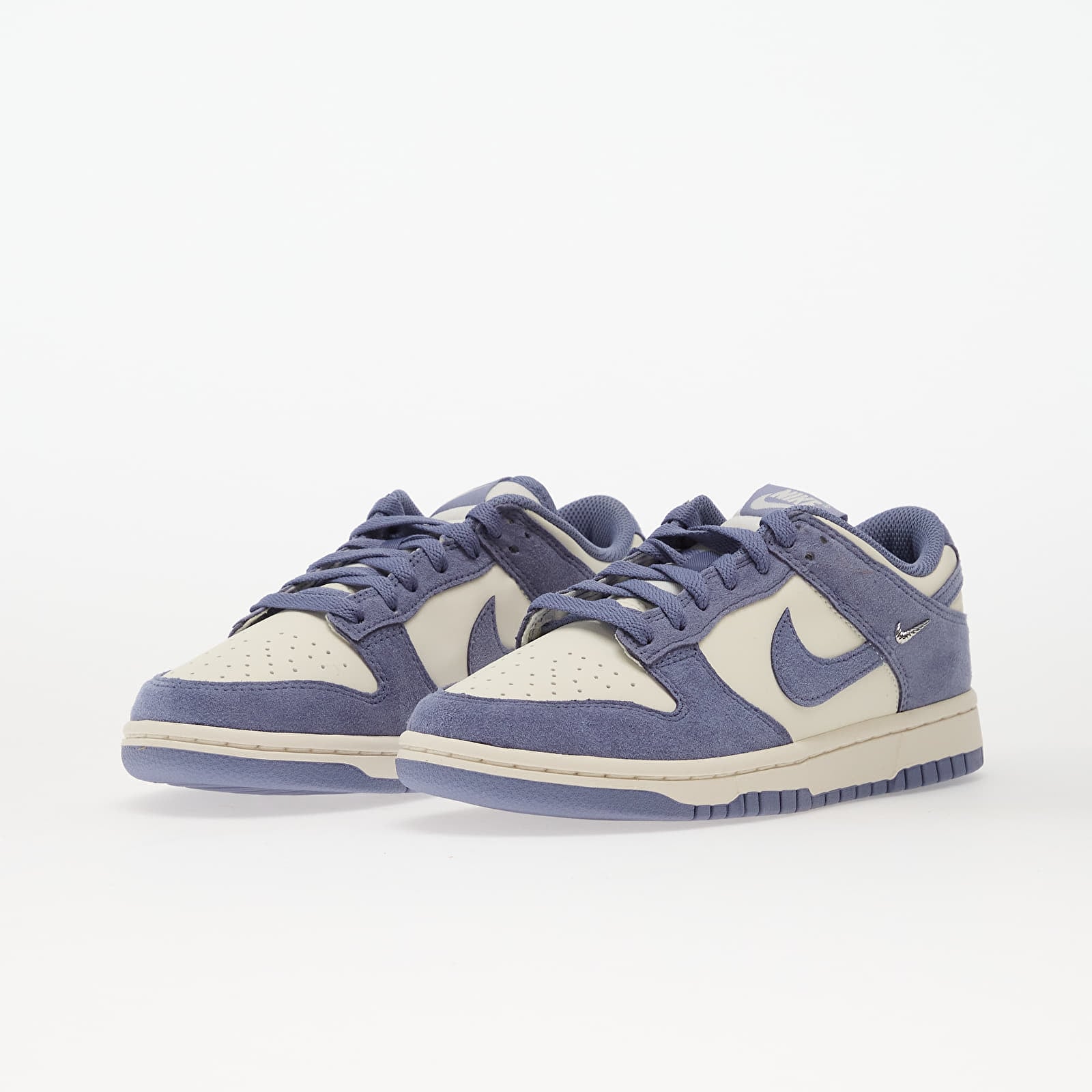 Skor för kvinnor Nike Wmns Dunk Low Sail/ World Indigo-Metallic Silver