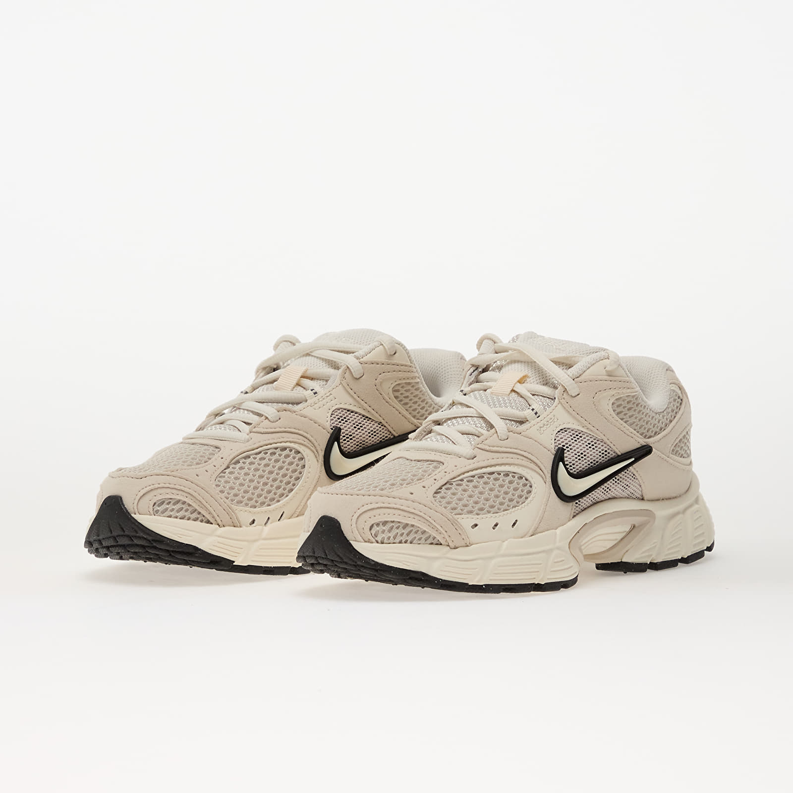 Damen Sneaker und Schuhe Nike V5 Rnr Lt Orewood Brn/ Pale Ivory-Black