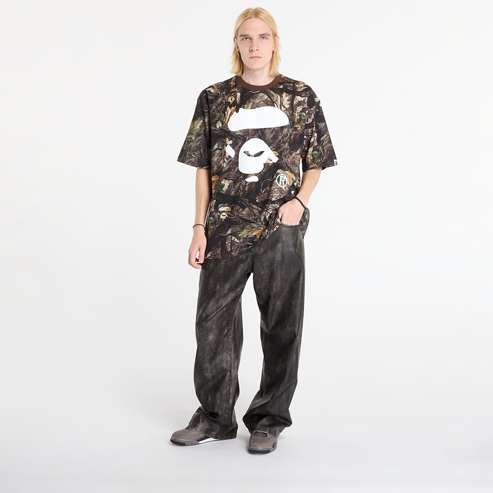 T-skjorter for menn A BATHING APE Tree Edge Camo Ape Face Relaxed Fit Tee UNISEX Brown