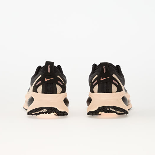 Nike Vomero 18 Gore-Tex Black/ Black-Crimson Tint-Black | Footshop