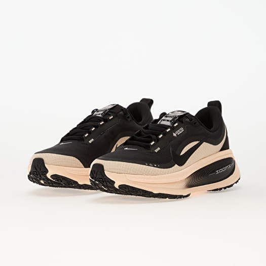 Women's shoes Nike Vomero 18 Gore-Tex Black/ Black-Crimson Tint